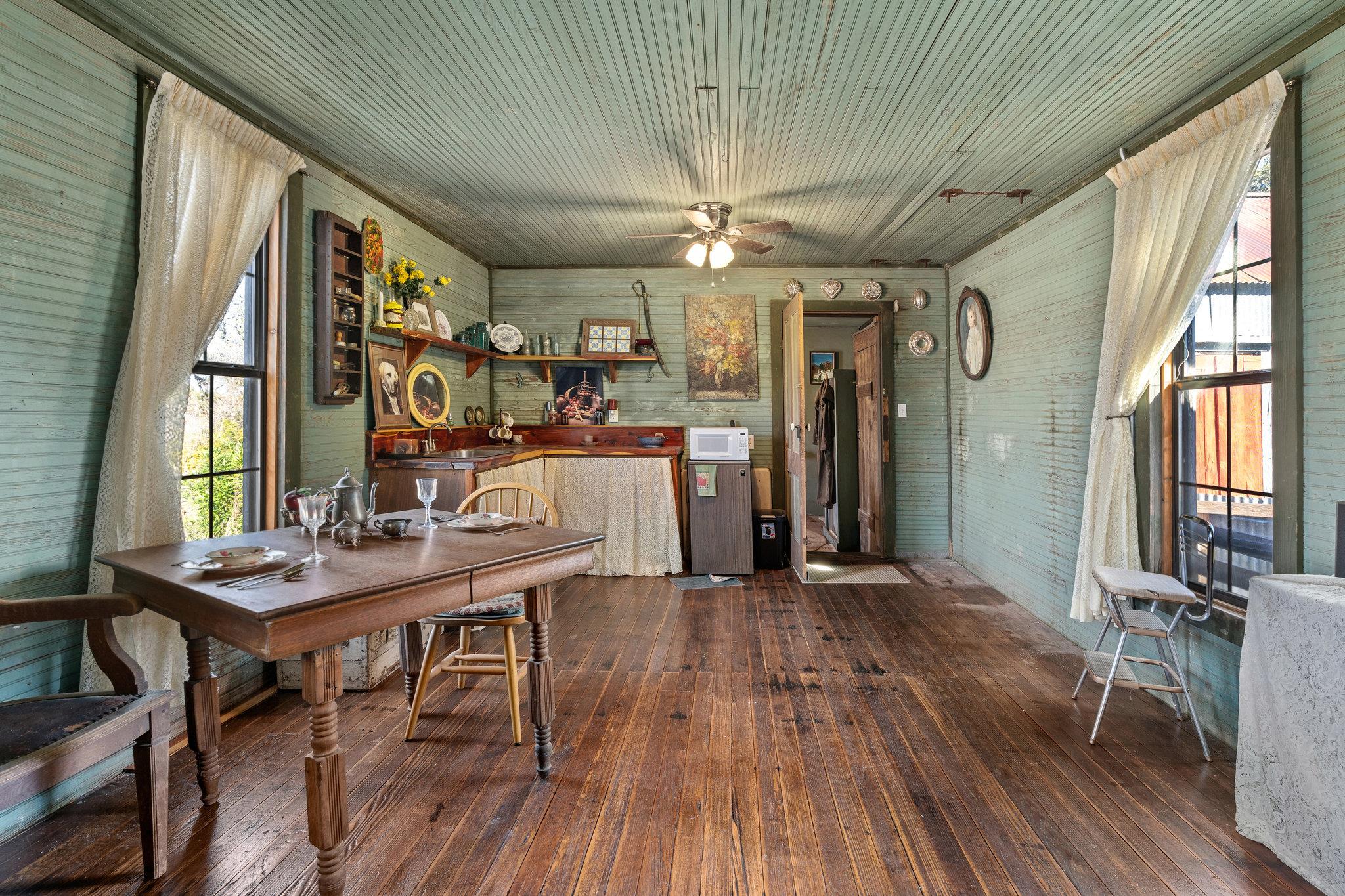 115 Fischer Store Rds, Fischer, TX 78623