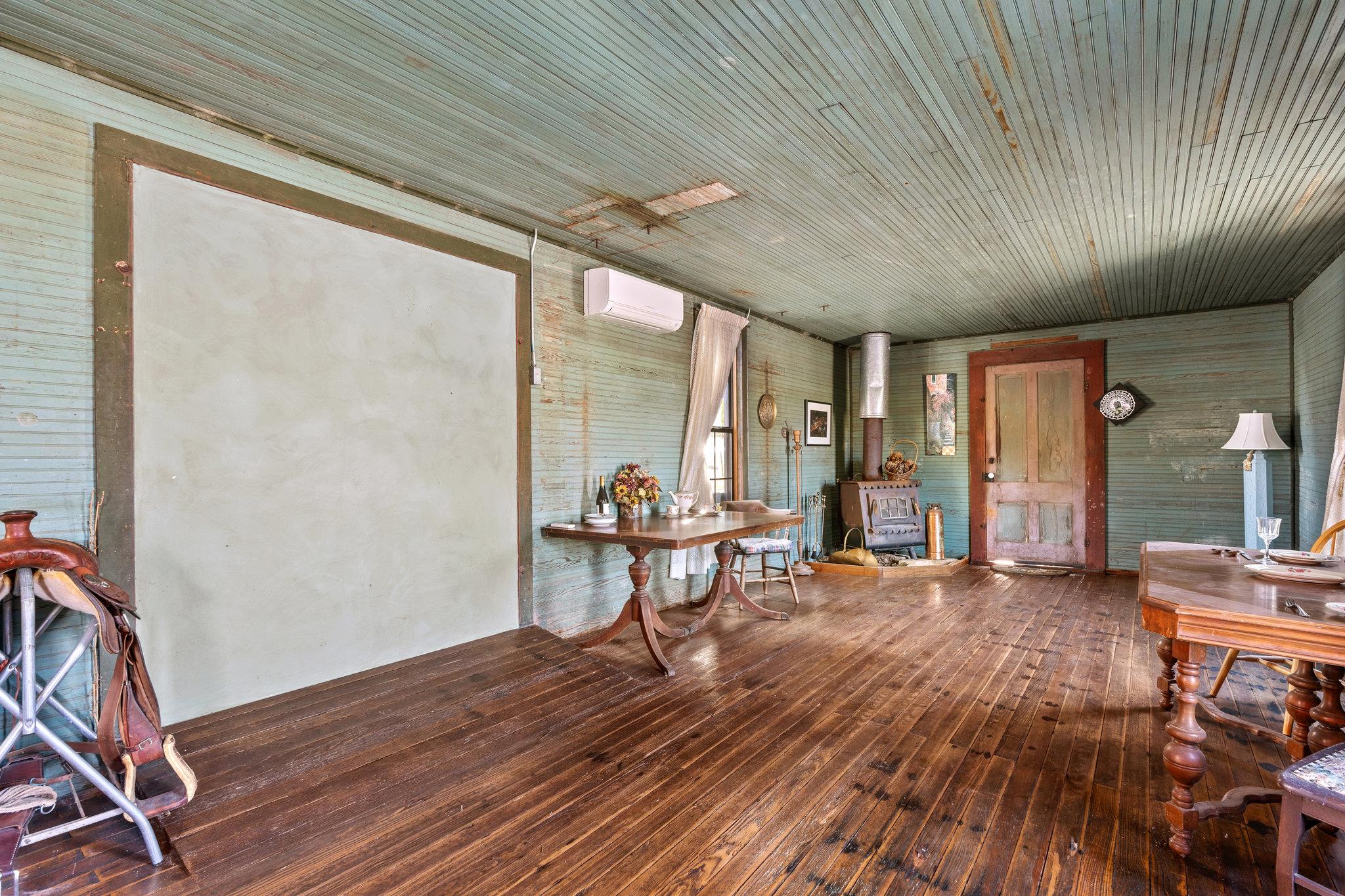 115 Fischer Store Rds, Fischer, TX 78623