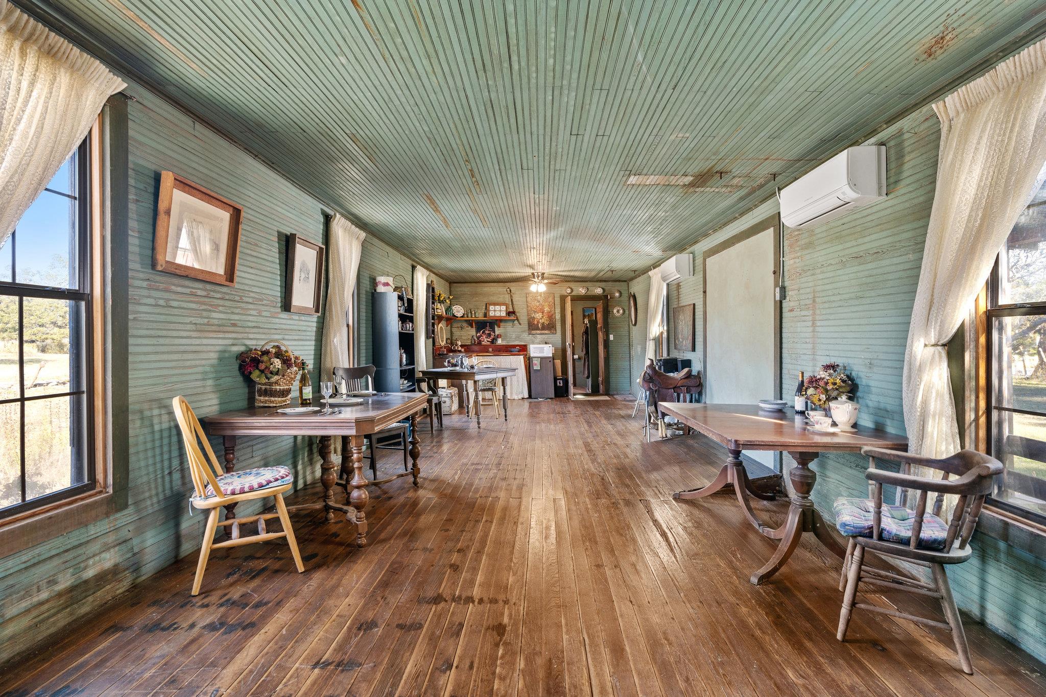 115 Fischer Store Rds, Fischer, TX 78623