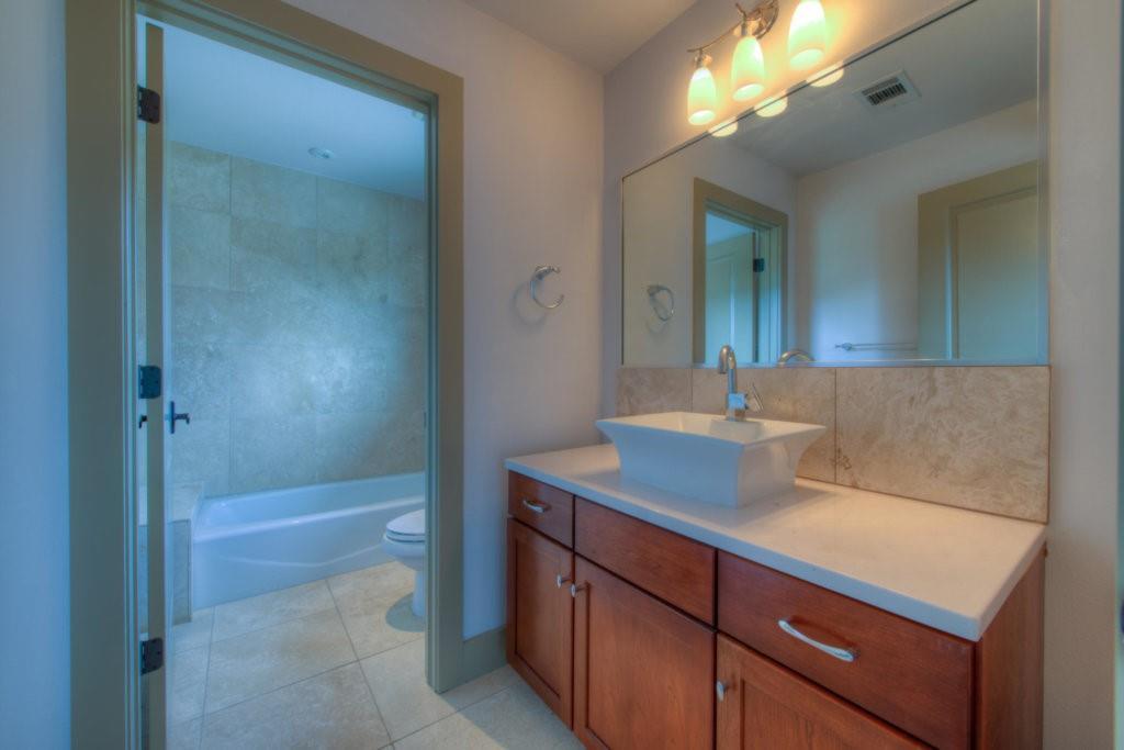 605 Peacock Ln # C, Austin, TX 78704