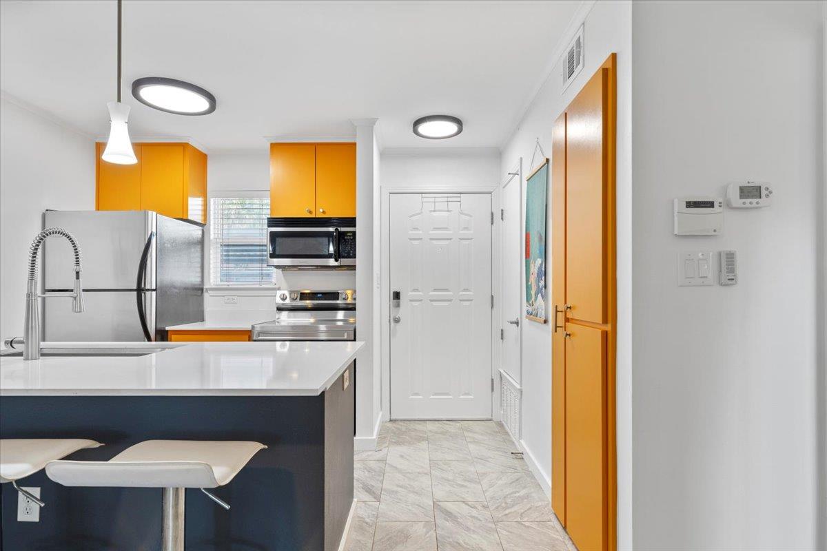 1422 Collier St # 103, Austin, TX 78704