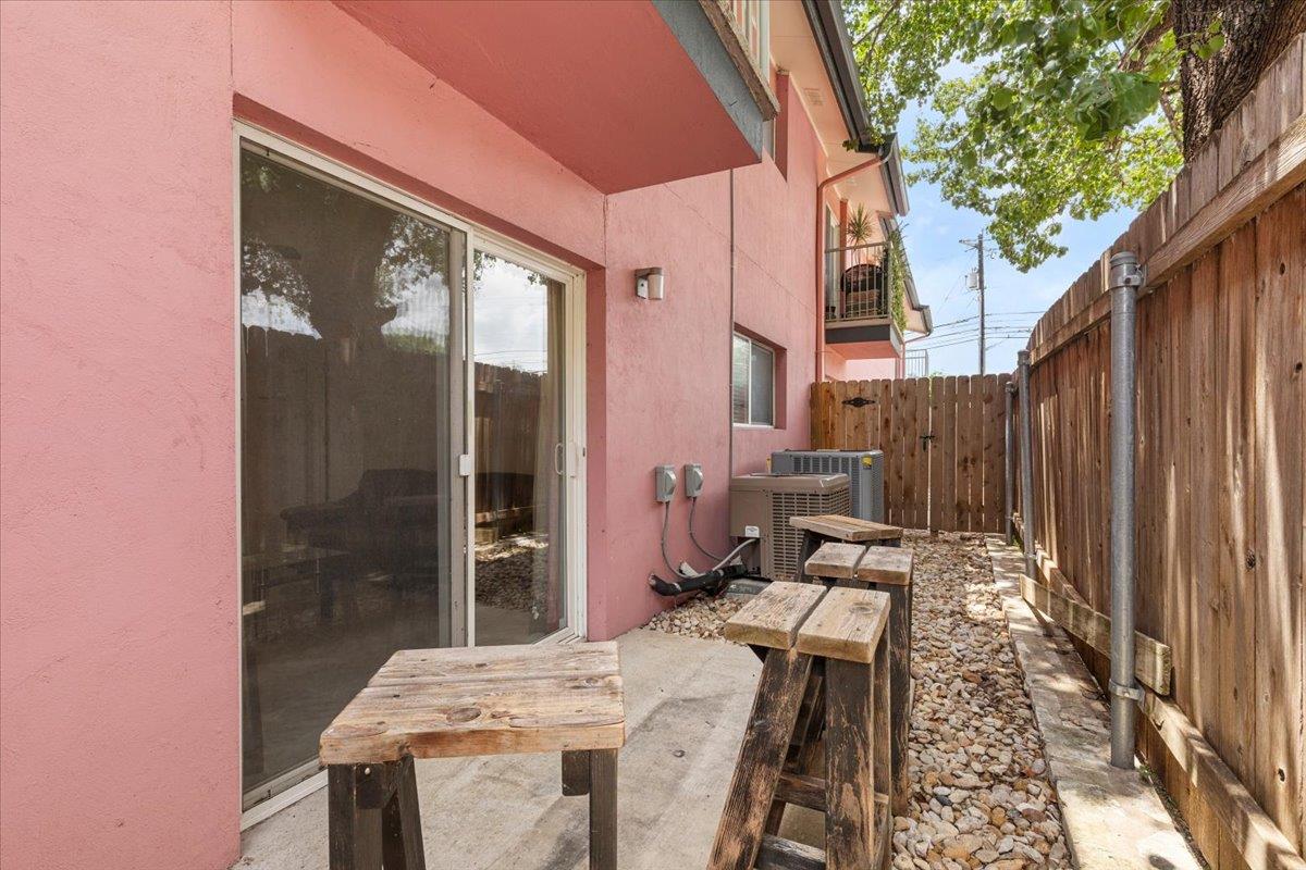 1422 Collier St # 103, Austin, TX 78704