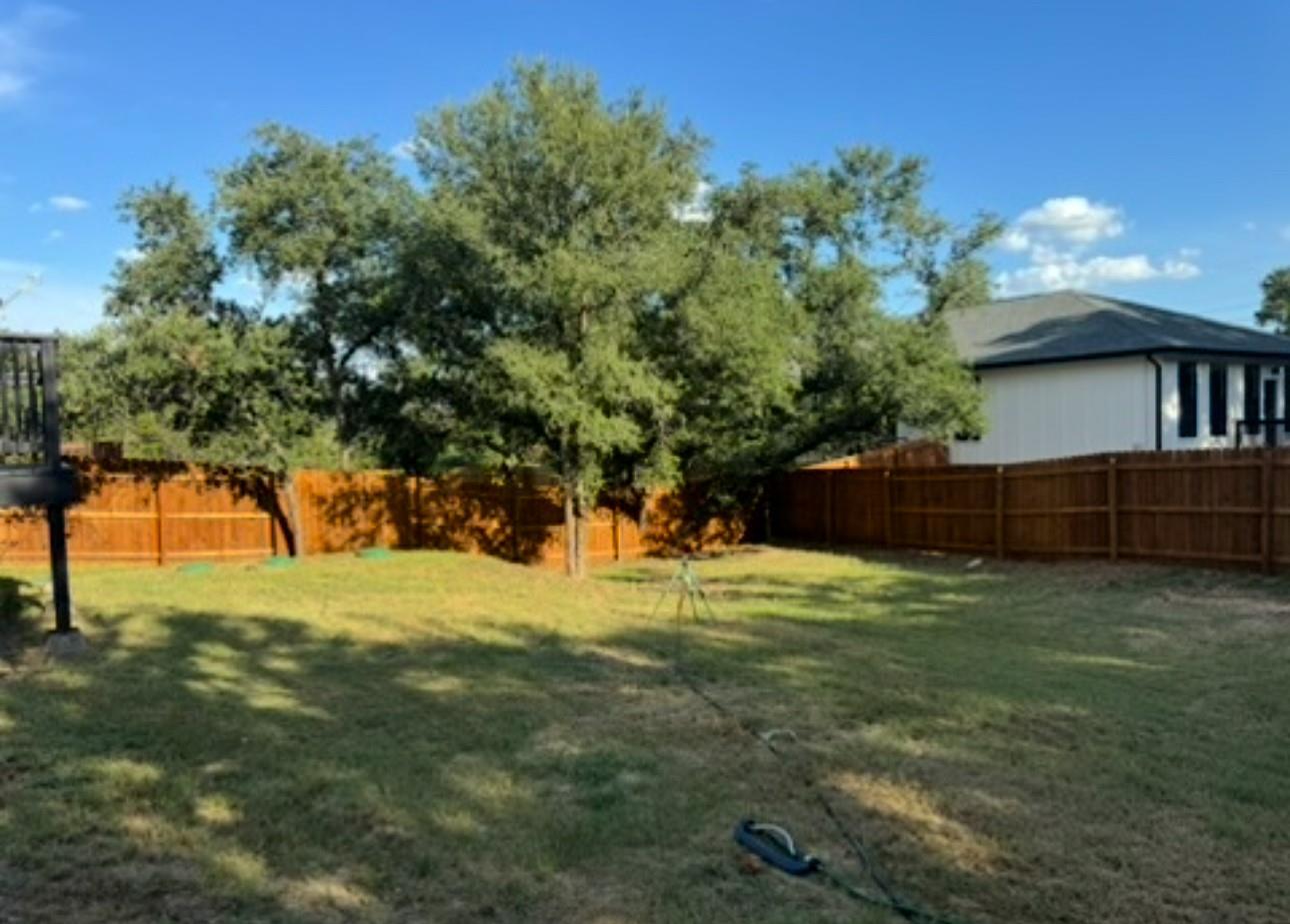 207 Laurel Ln, Spicewood, TX 78669