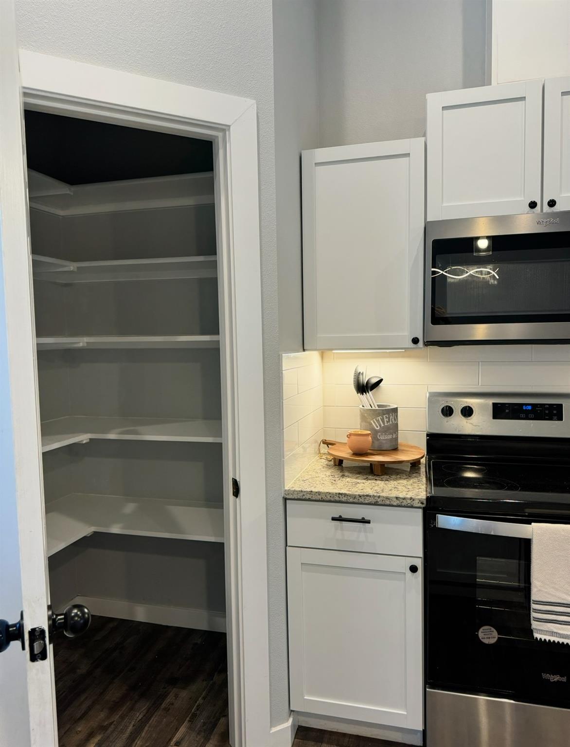 207 Laurel Ln, Spicewood, TX 78669