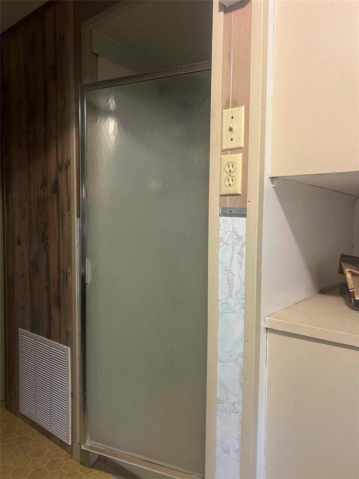 705 Baumgarten St, Schulenburg, TX 78956