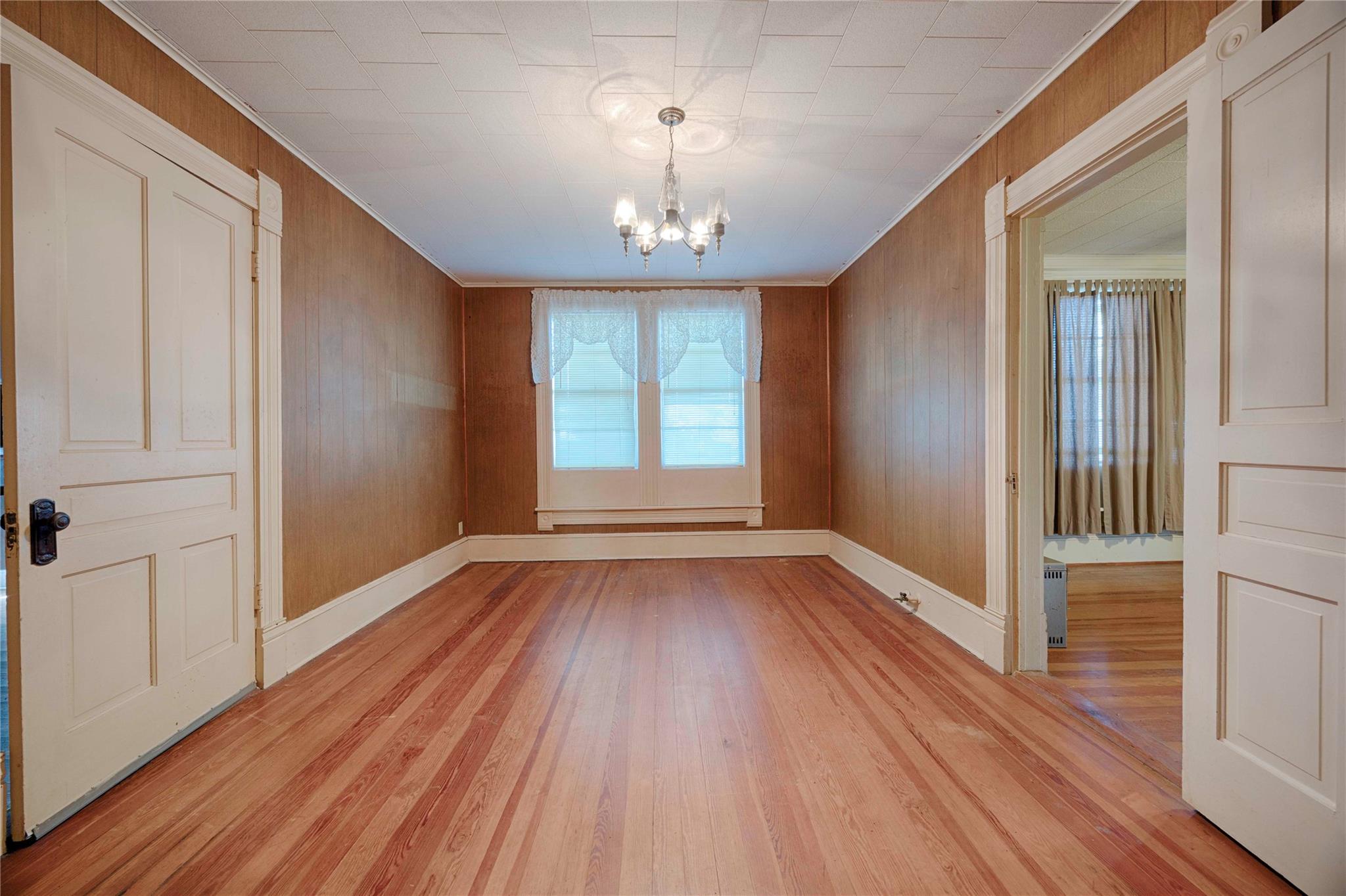 705 Baumgarten St, Schulenburg, TX 78956