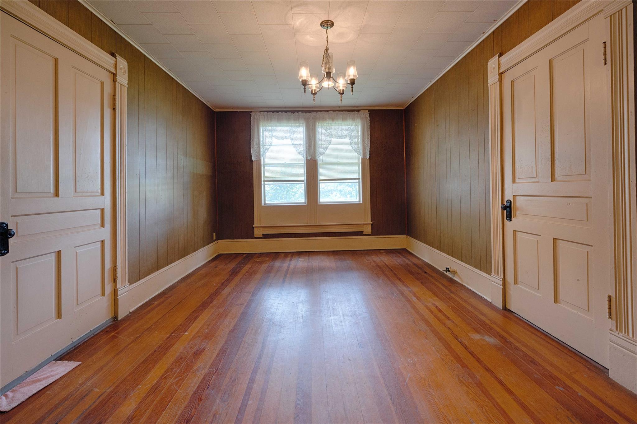 705 Baumgarten St, Schulenburg, TX 78956