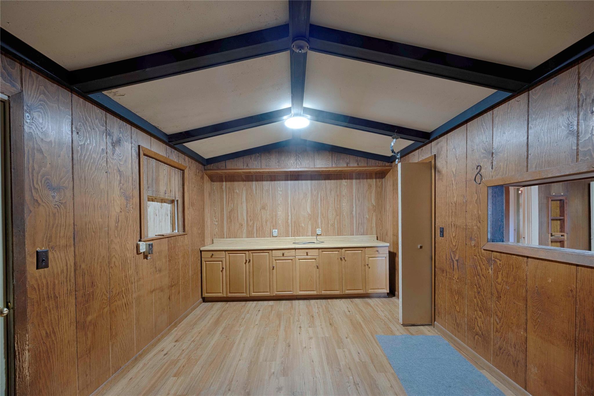 705 Baumgarten St, Schulenburg, TX 78956