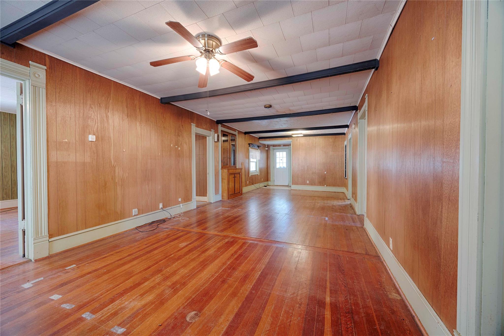 705 Baumgarten St, Schulenburg, TX 78956