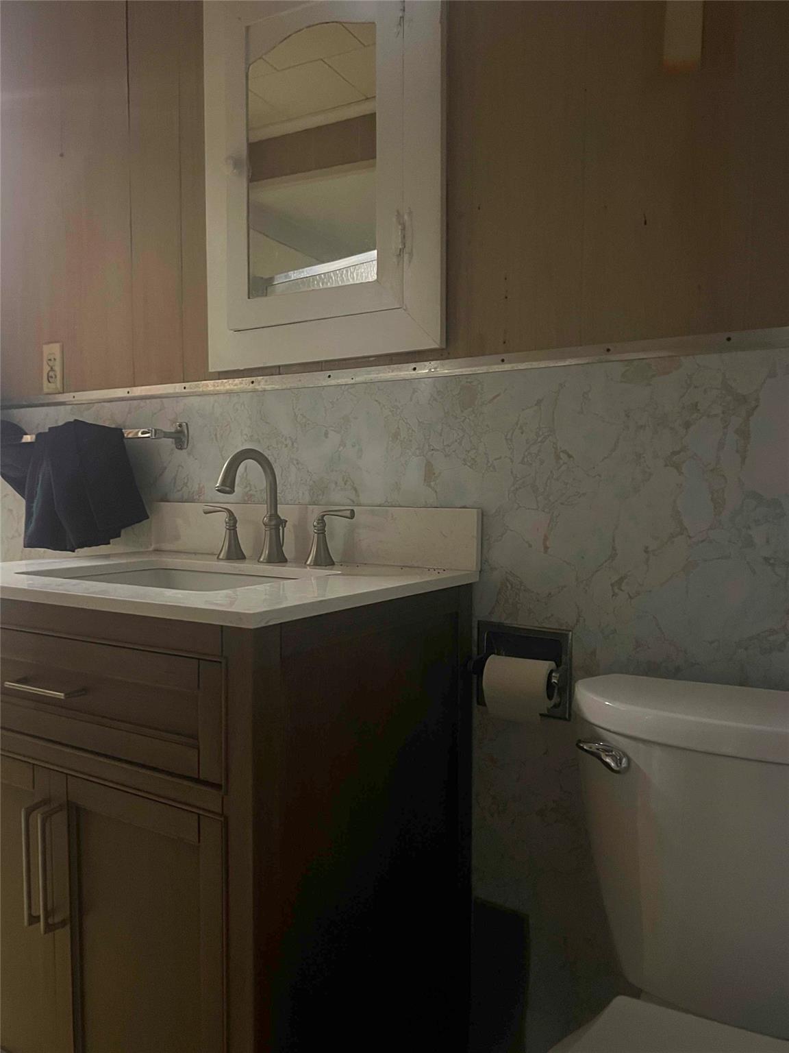 705 Baumgarten St, Schulenburg, TX 78956