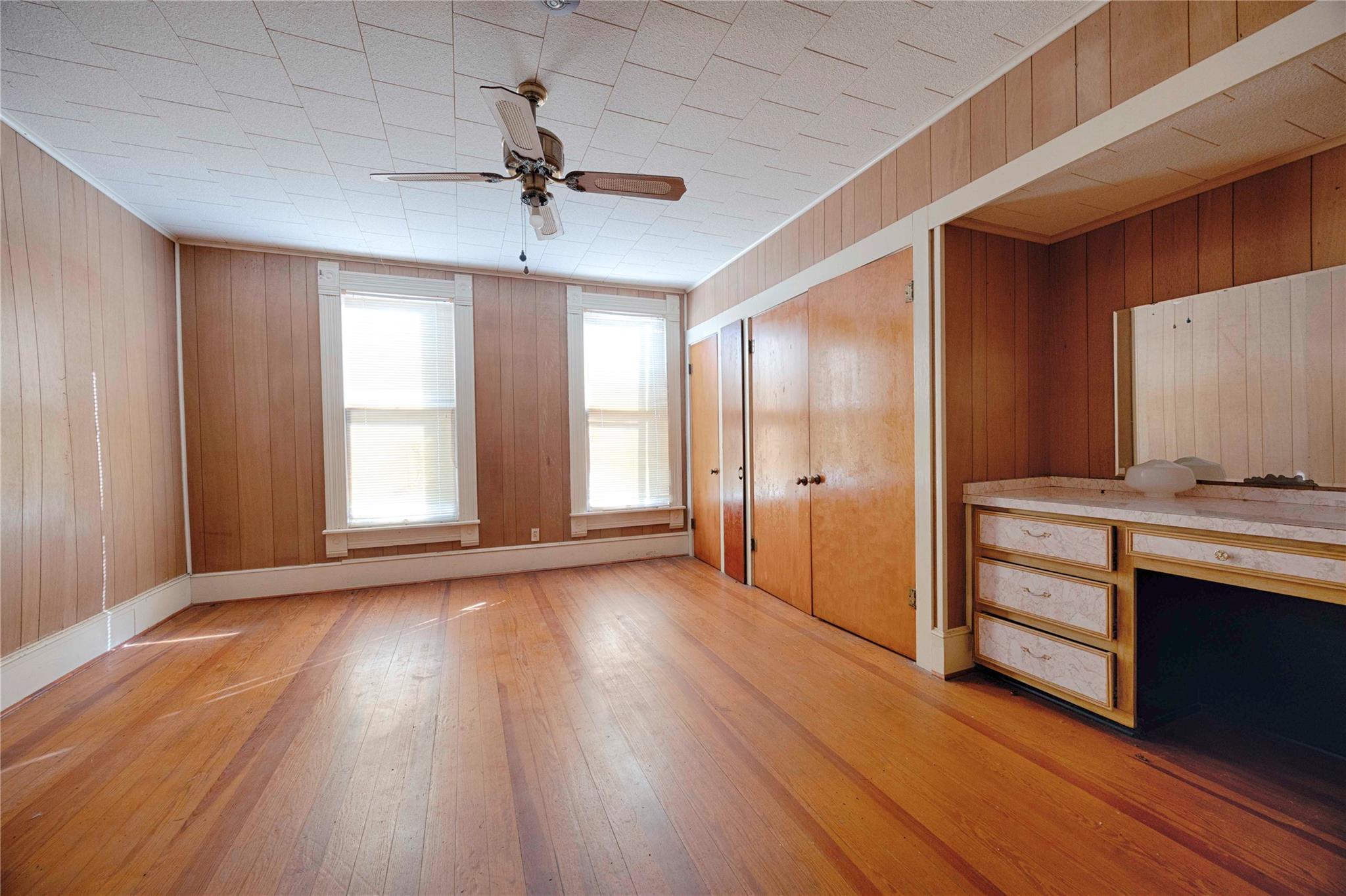 705 Baumgarten St, Schulenburg, TX 78956