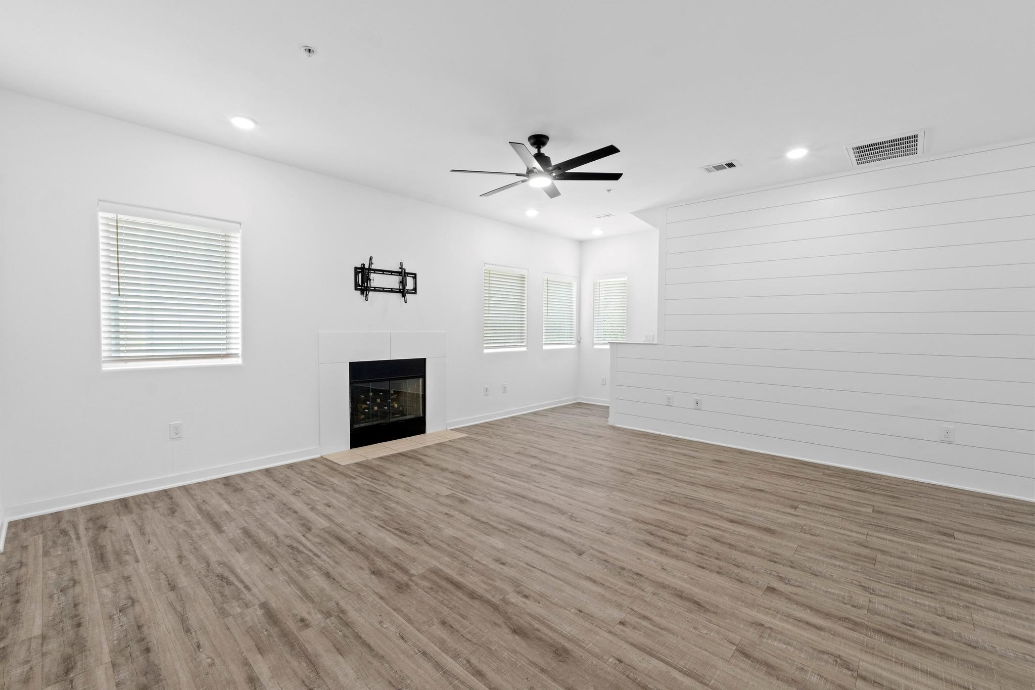 5924 S Congress Ave # 114S, Austin, TX 78745