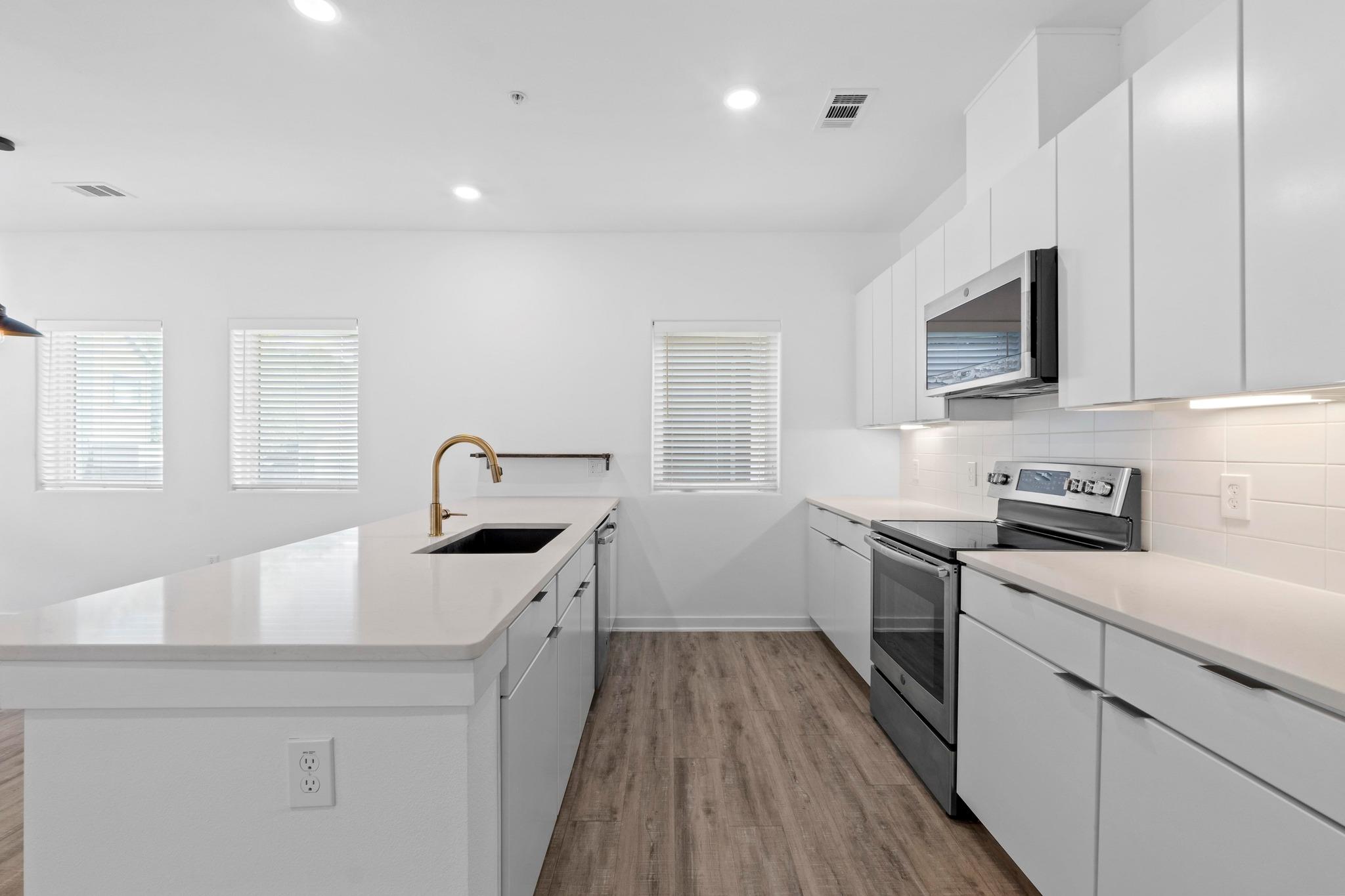 5924 S Congress Ave # 114S, Austin, TX 78745