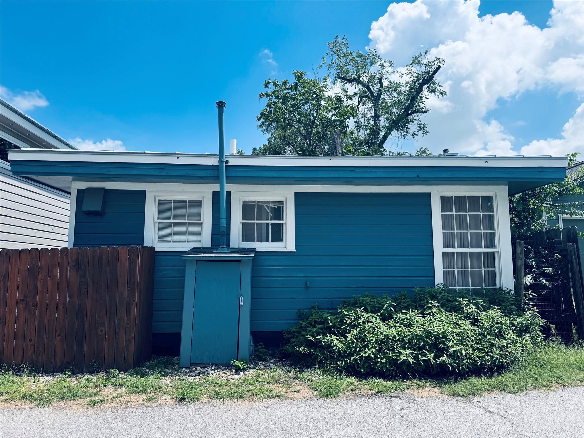 711 W 35th St # B, Austin, TX 78705