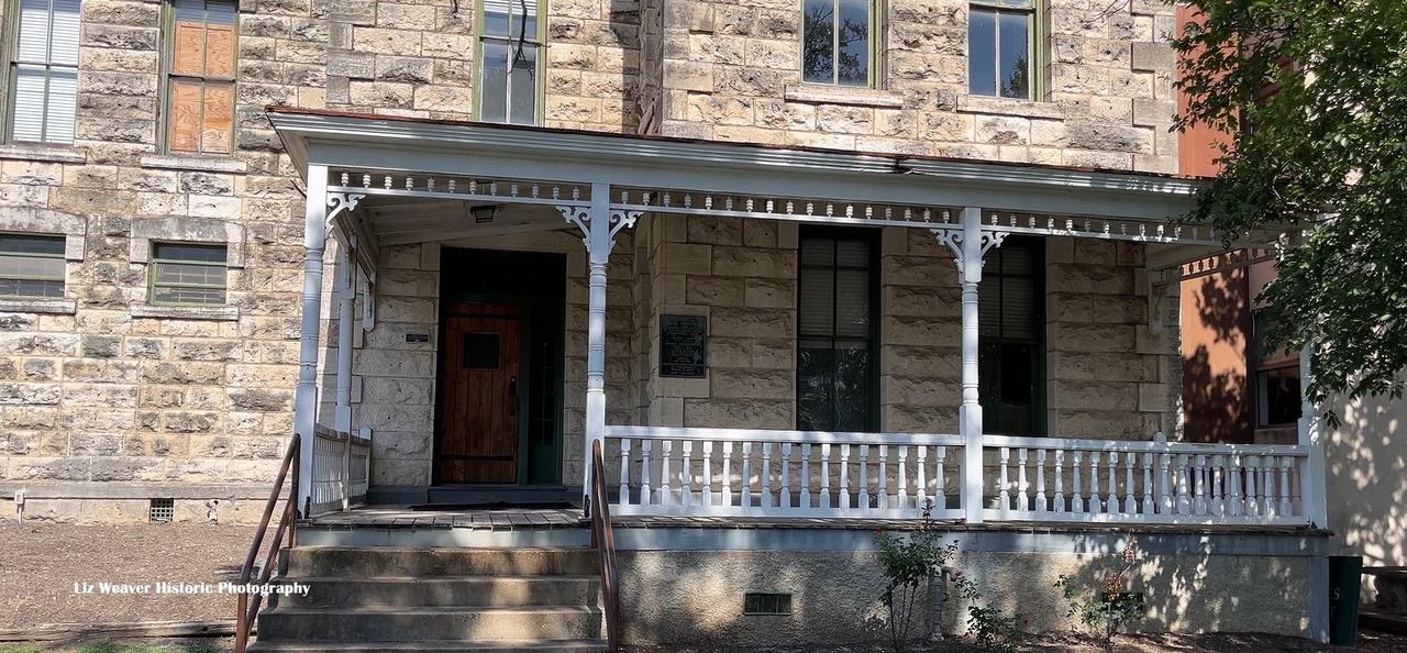 102 W 3rd St, Georgetown, TX 78626