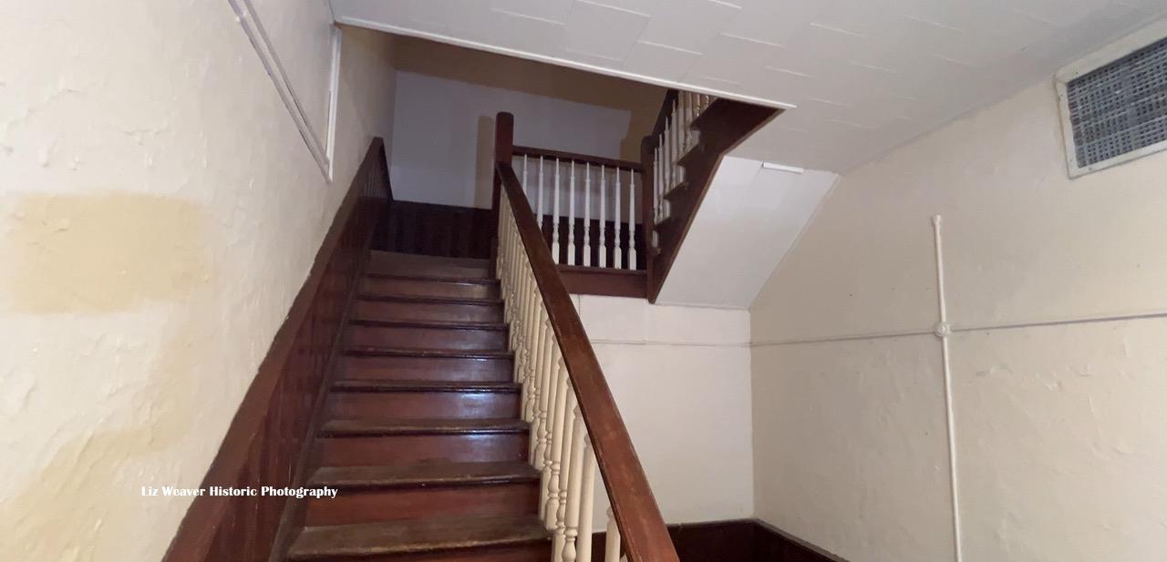 102 W 3rd St, Georgetown, TX 78626