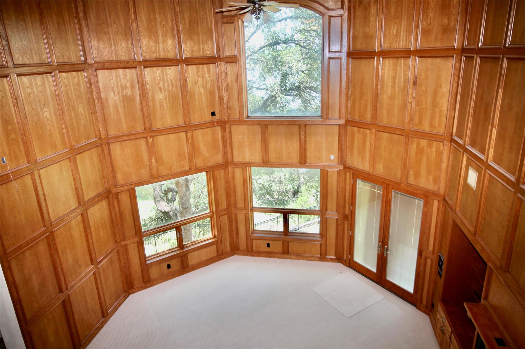 20704 E Lakeshore Dr, Spicewood, TX 78669