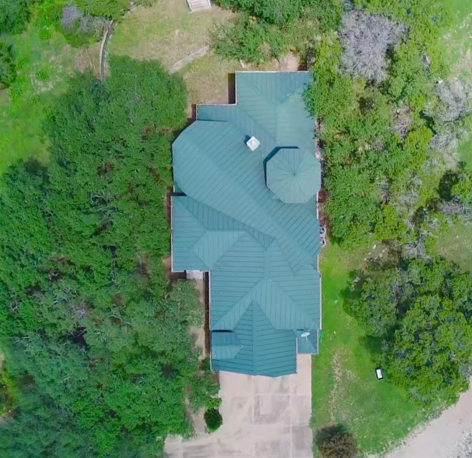 20704 E Lakeshore Dr, Spicewood, TX 78669