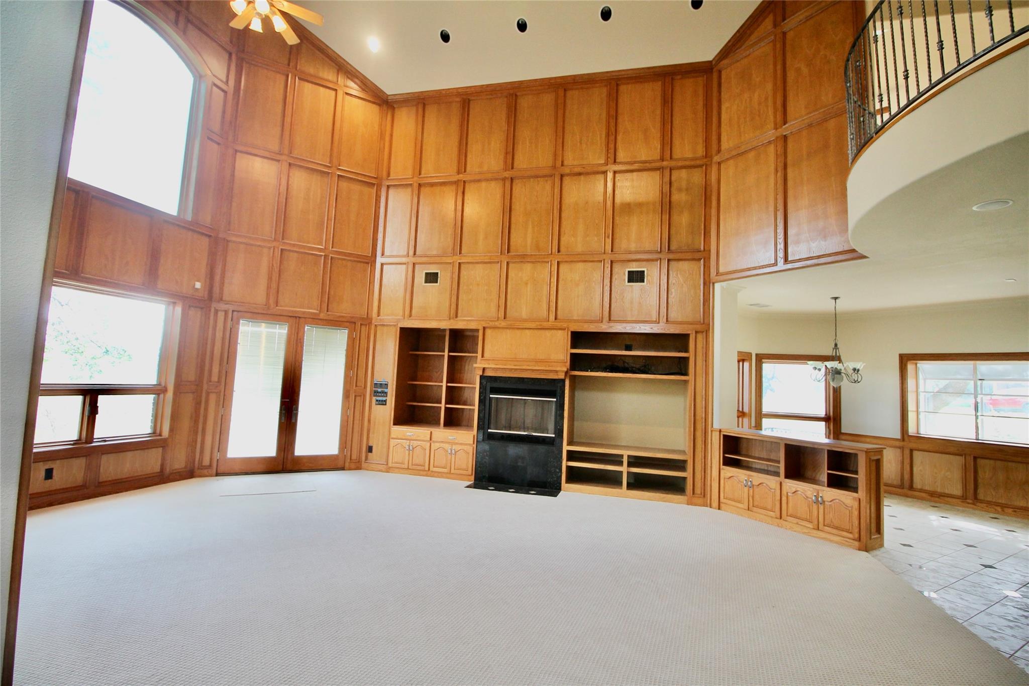 20704 E Lakeshore Dr, Spicewood, TX 78669