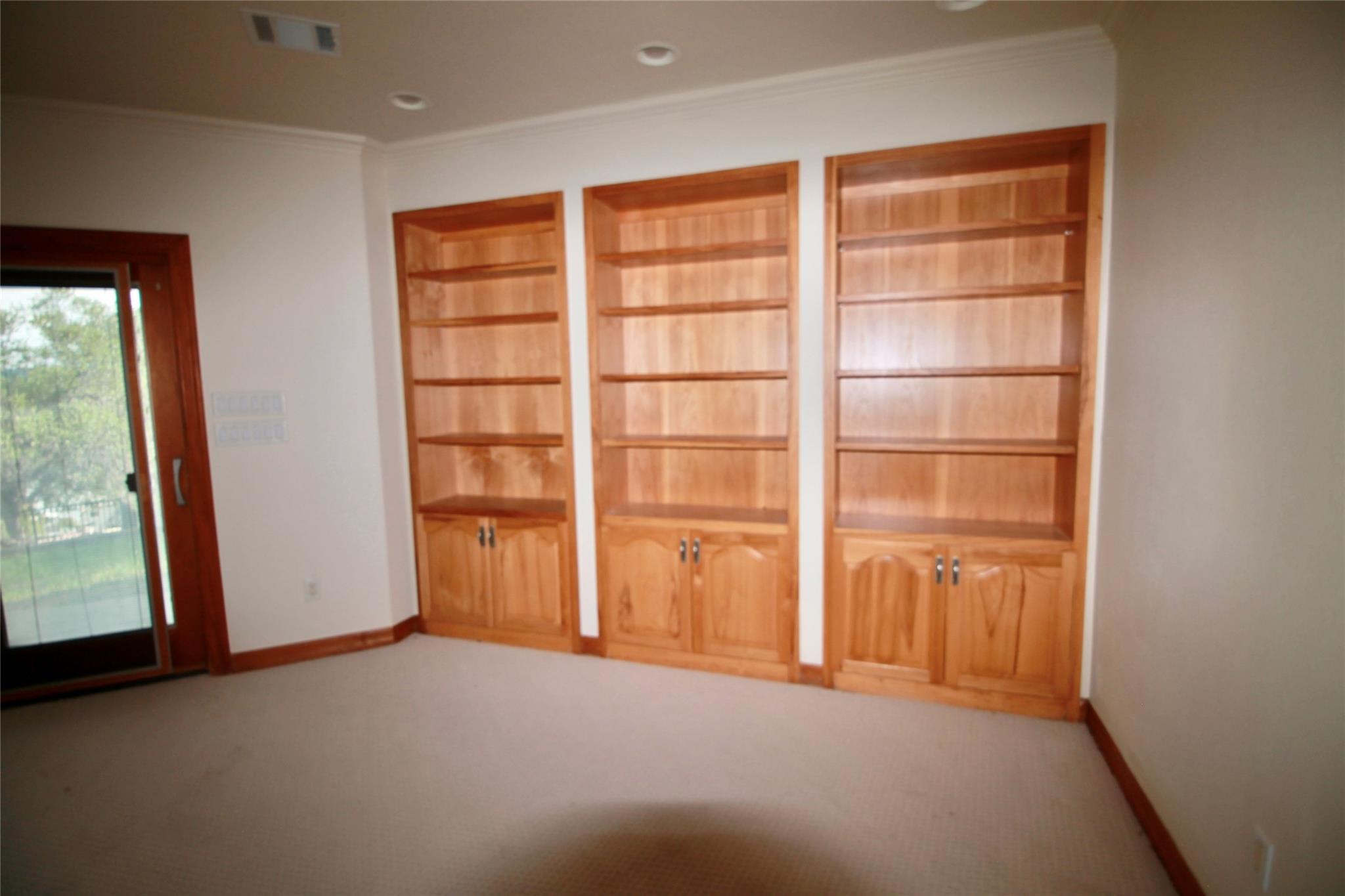 20704 E Lakeshore Dr, Spicewood, TX 78669