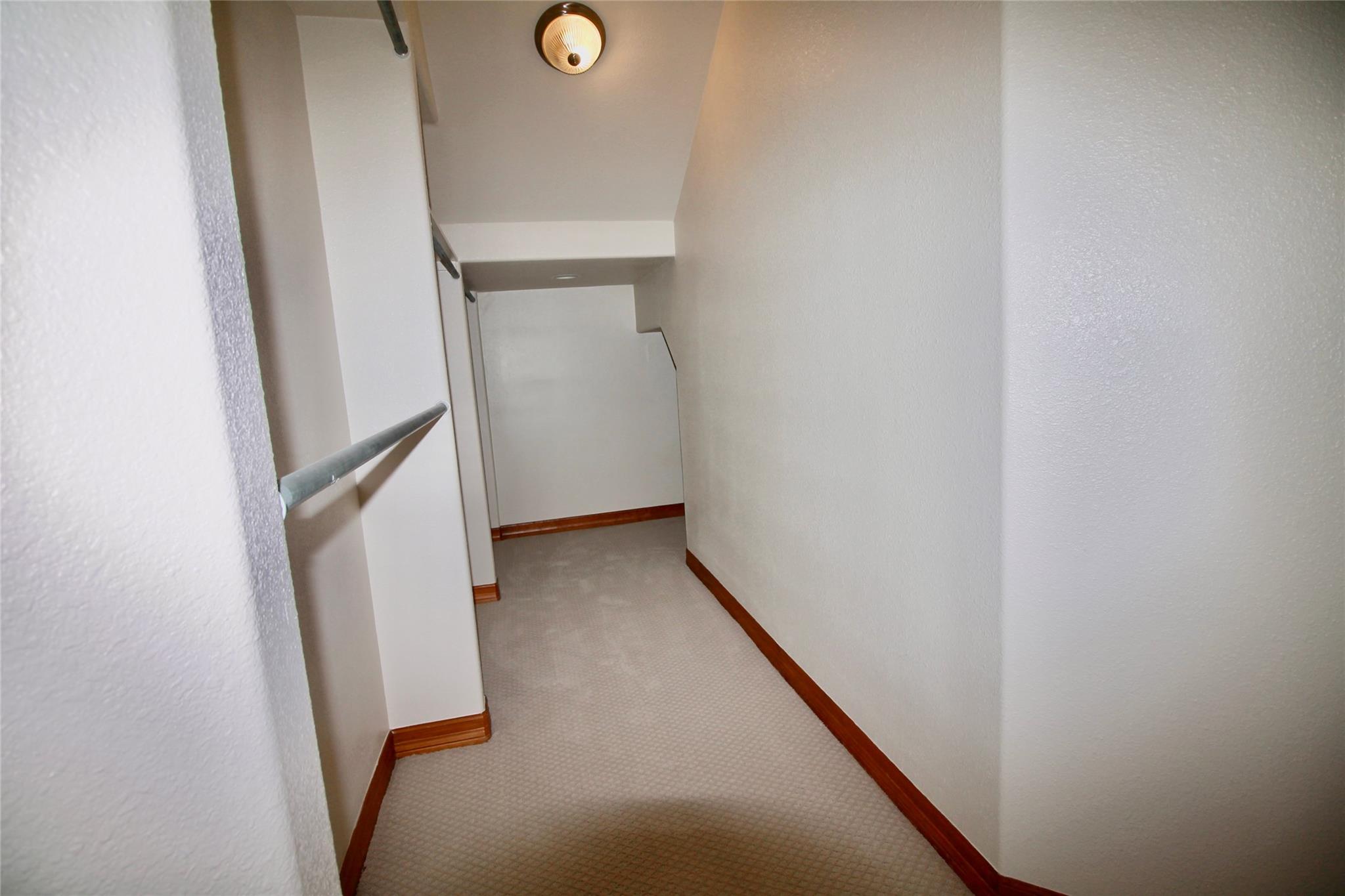 20704 E Lakeshore Dr, Spicewood, TX 78669