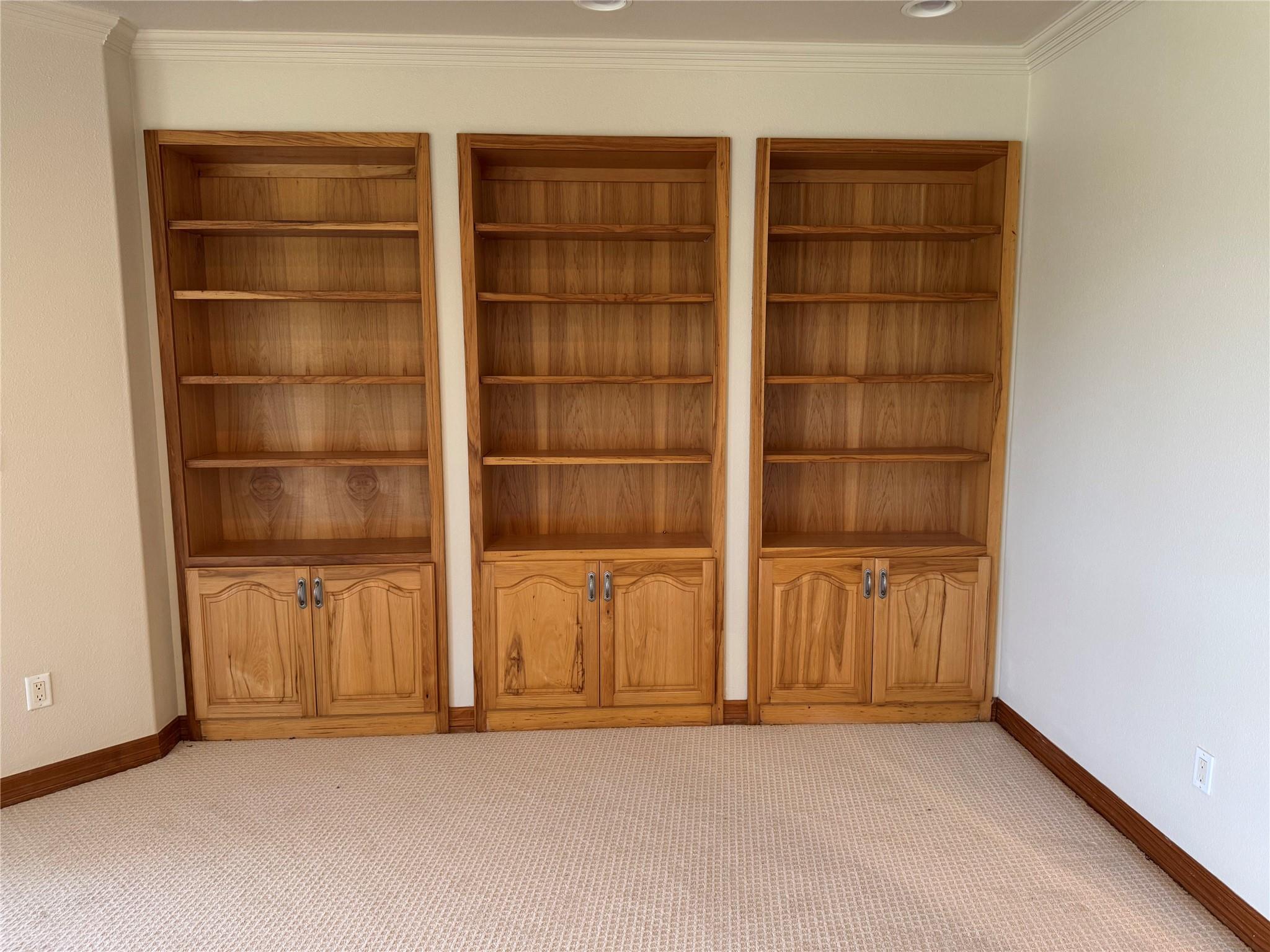 20704 E Lakeshore Dr, Spicewood, TX 78669