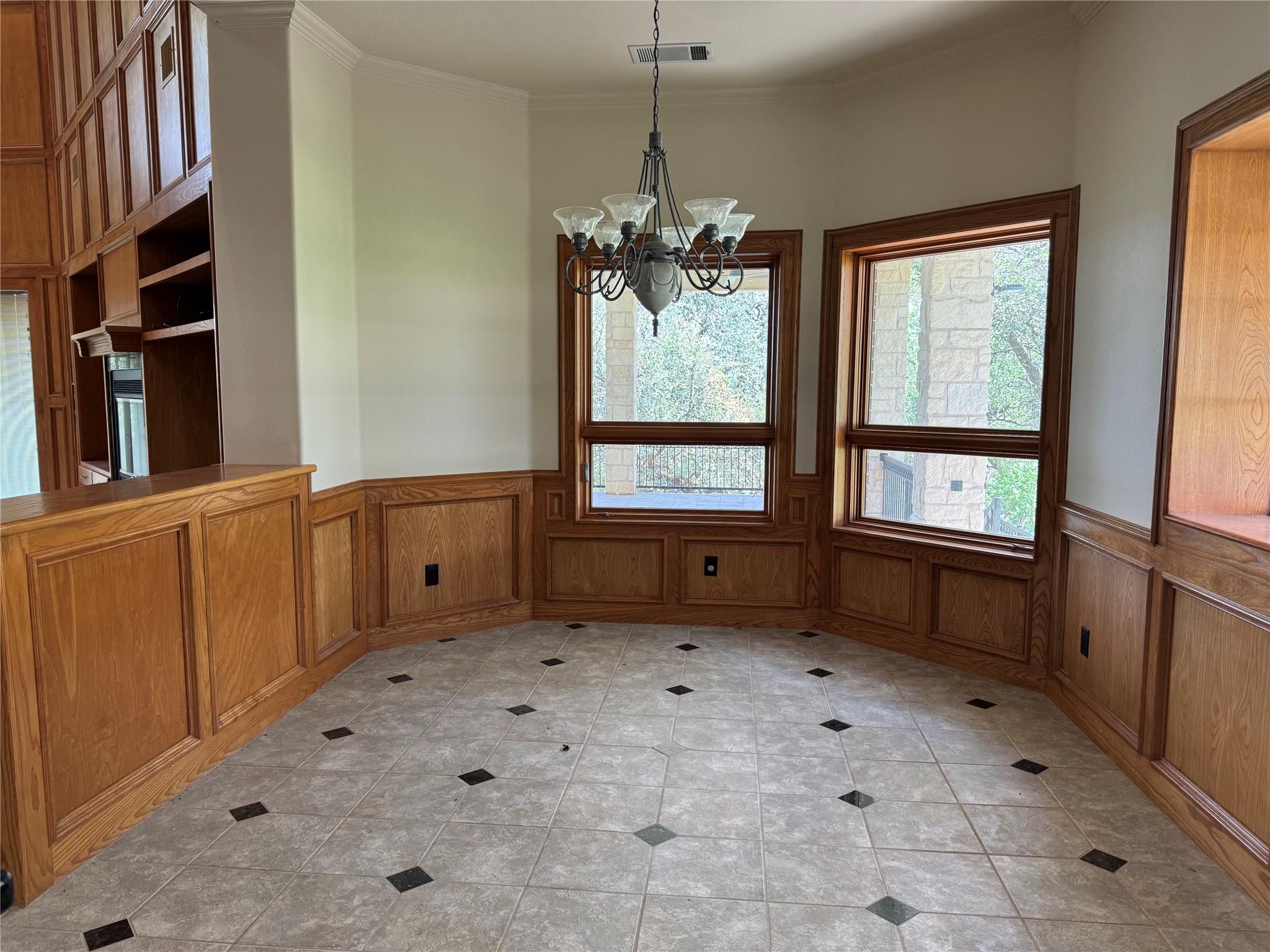 20704 E Lakeshore Dr, Spicewood, TX 78669