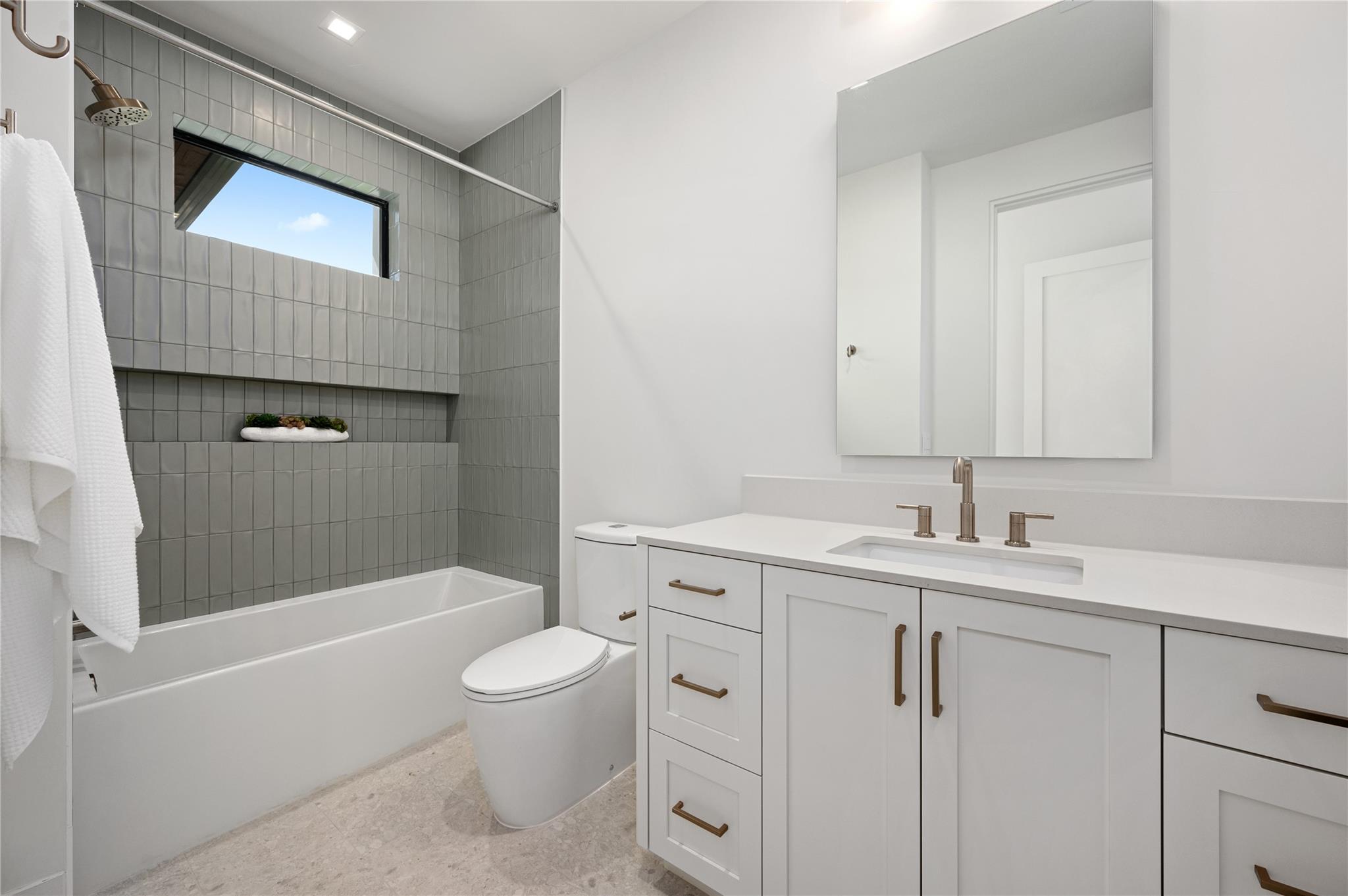 3629 Peregrine Falcon Dr, Austin, TX 78746