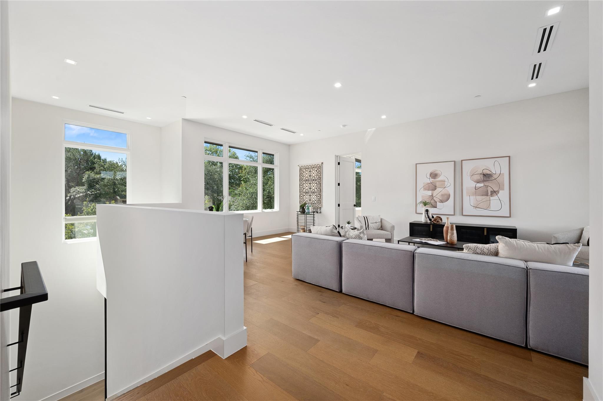 3629 Peregrine Falcon Dr, Austin, TX 78746