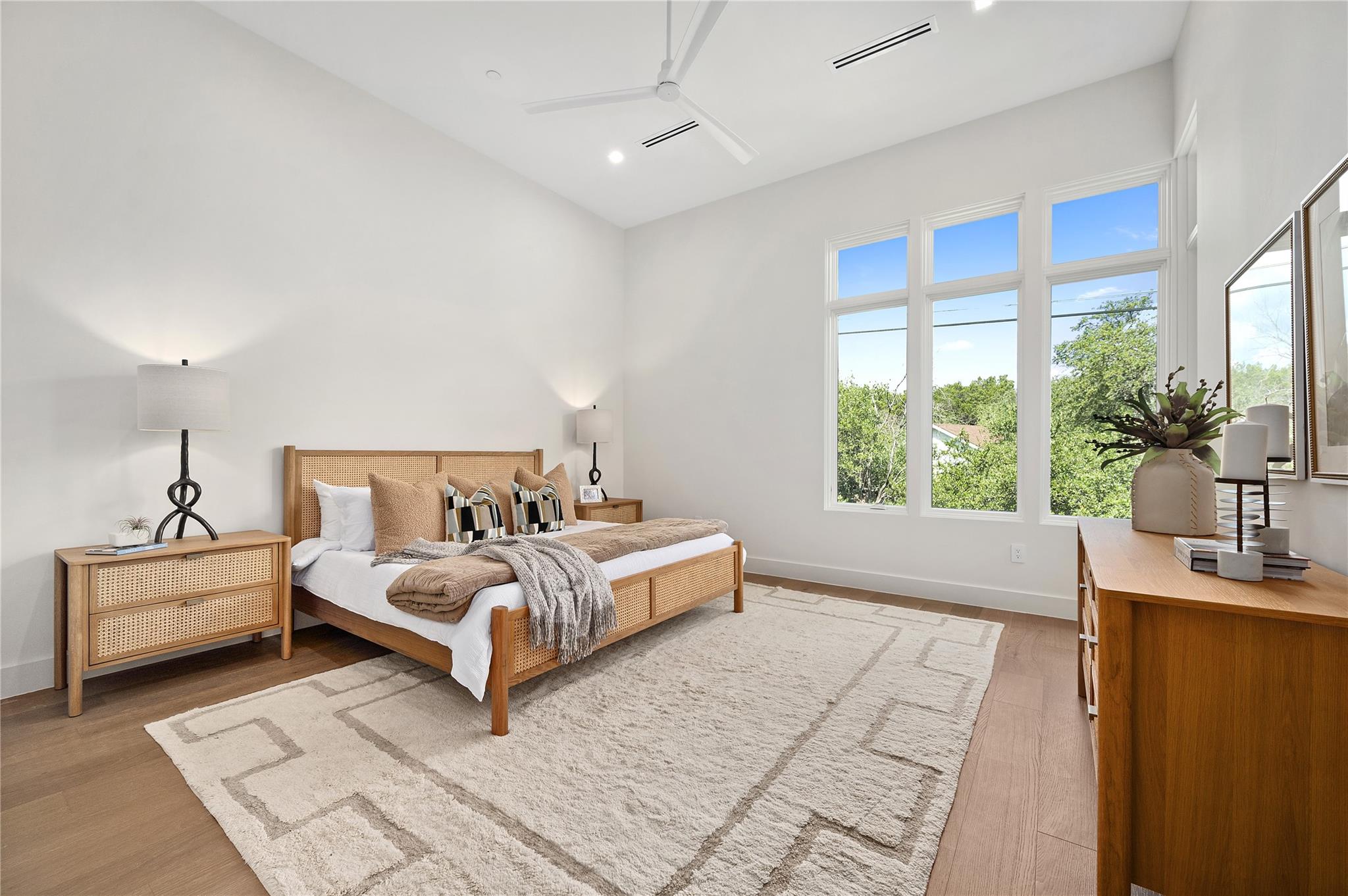 3629 Peregrine Falcon Dr, Austin, TX 78746