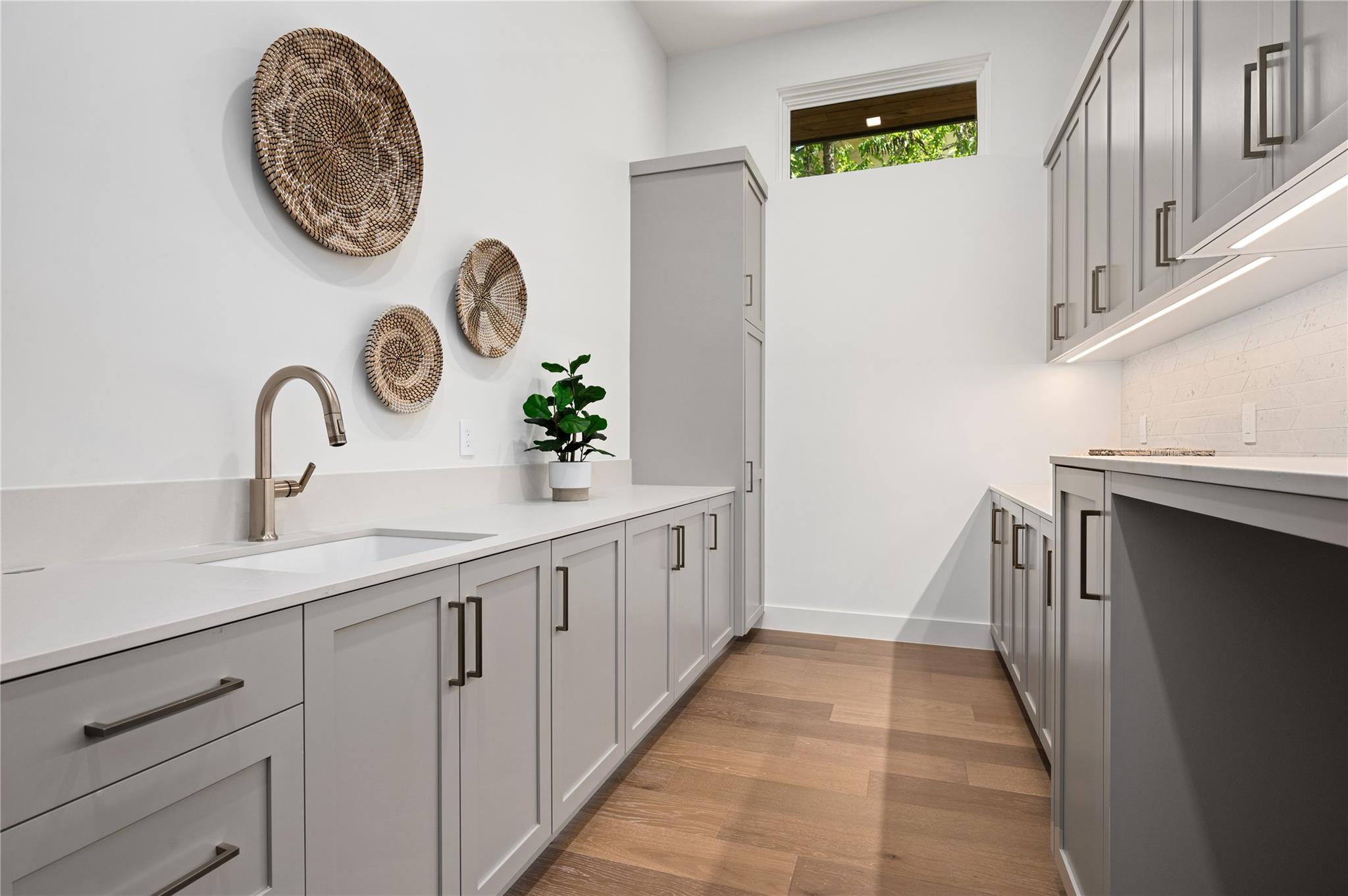 3629 Peregrine Falcon Dr, Austin, TX 78746