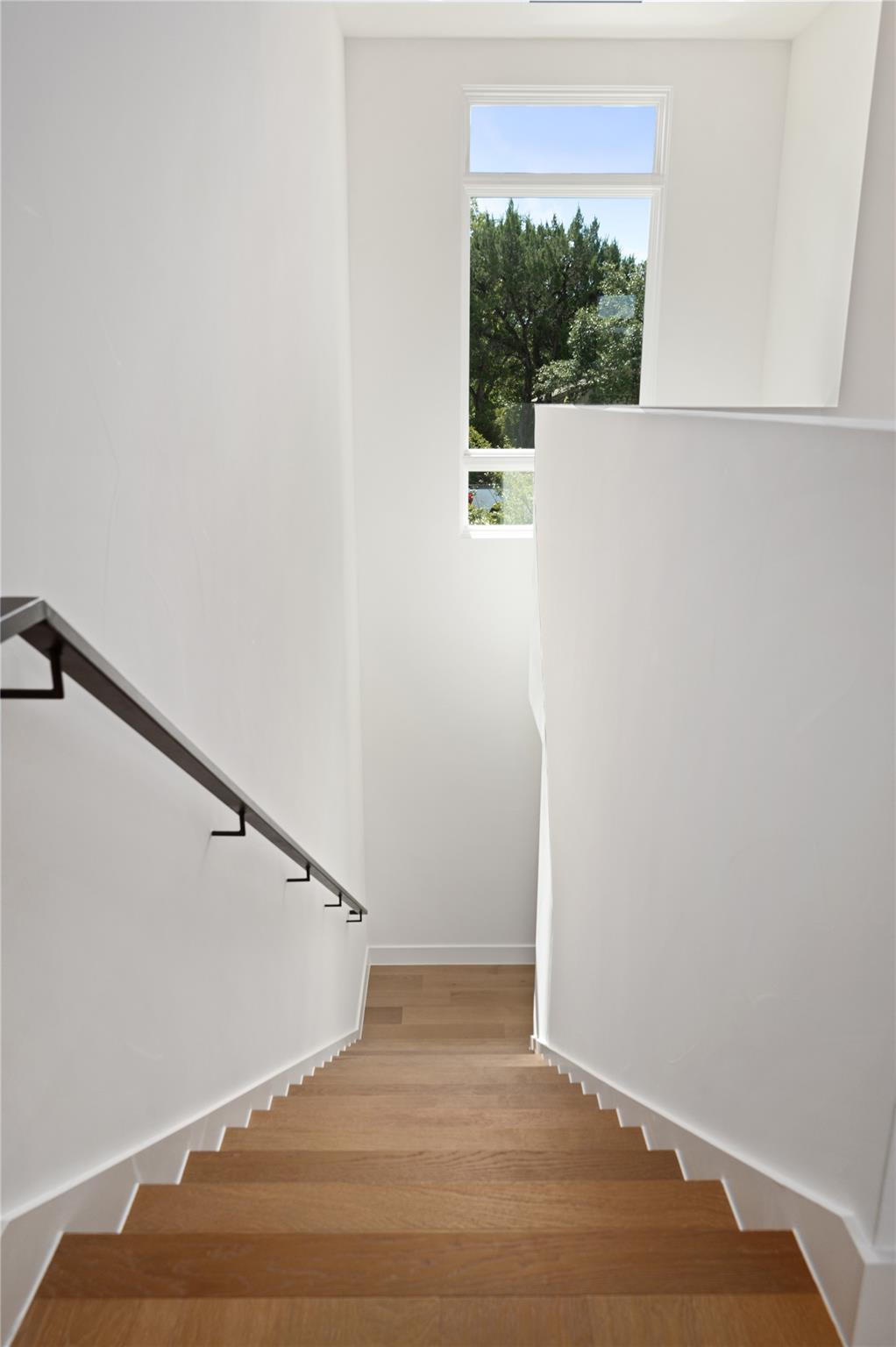 3629 Peregrine Falcon Dr, Austin, TX 78746