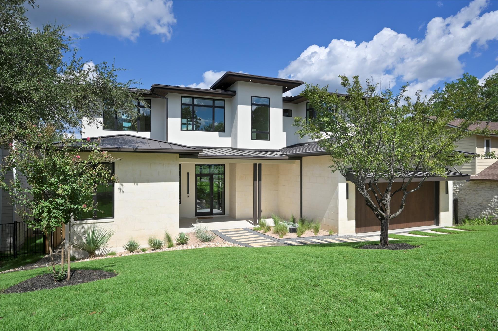 3629 Peregrine Falcon Dr, Austin, TX 78746