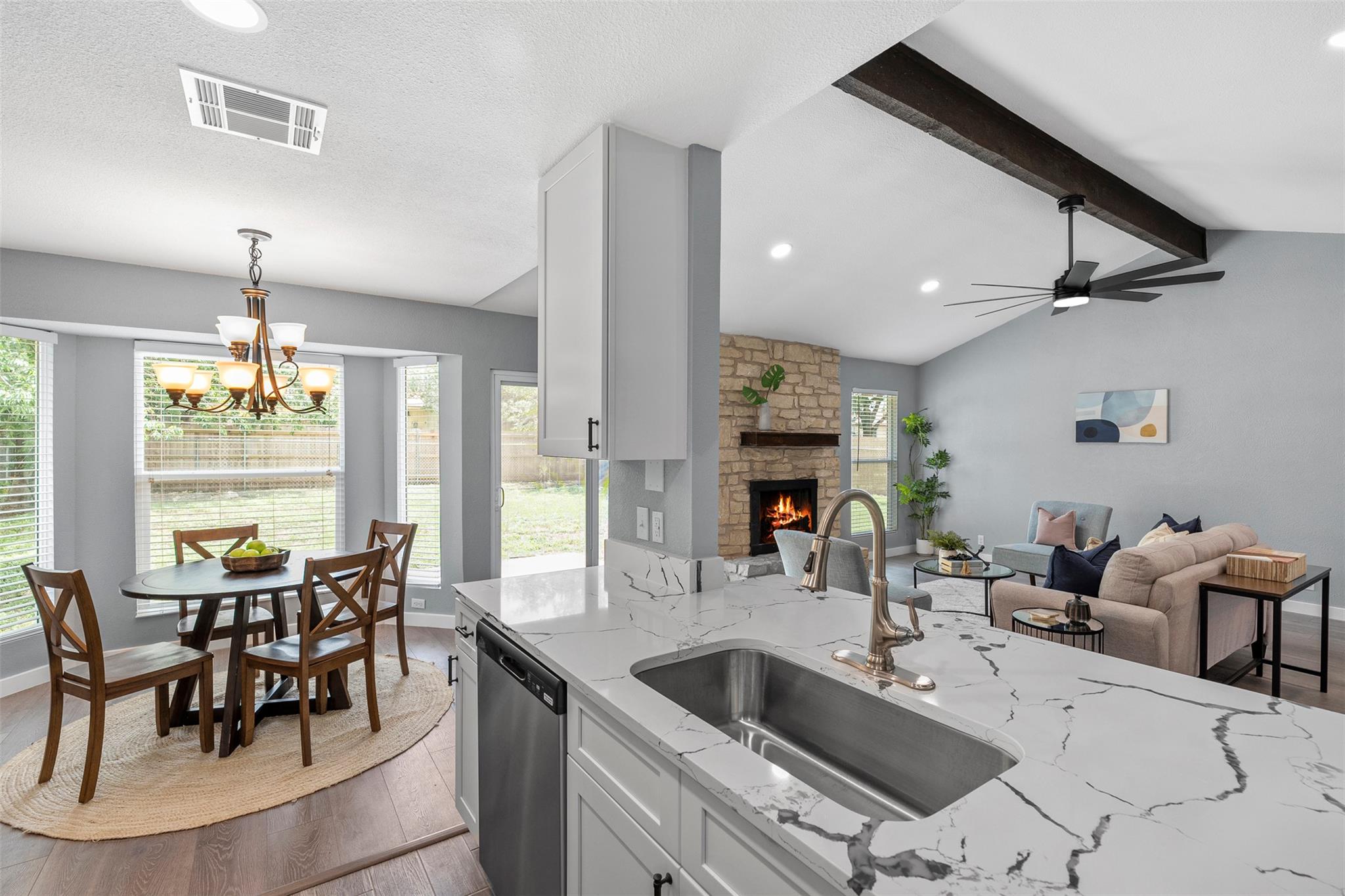 3915 Hillside Dr, Round Rock, TX 78681
