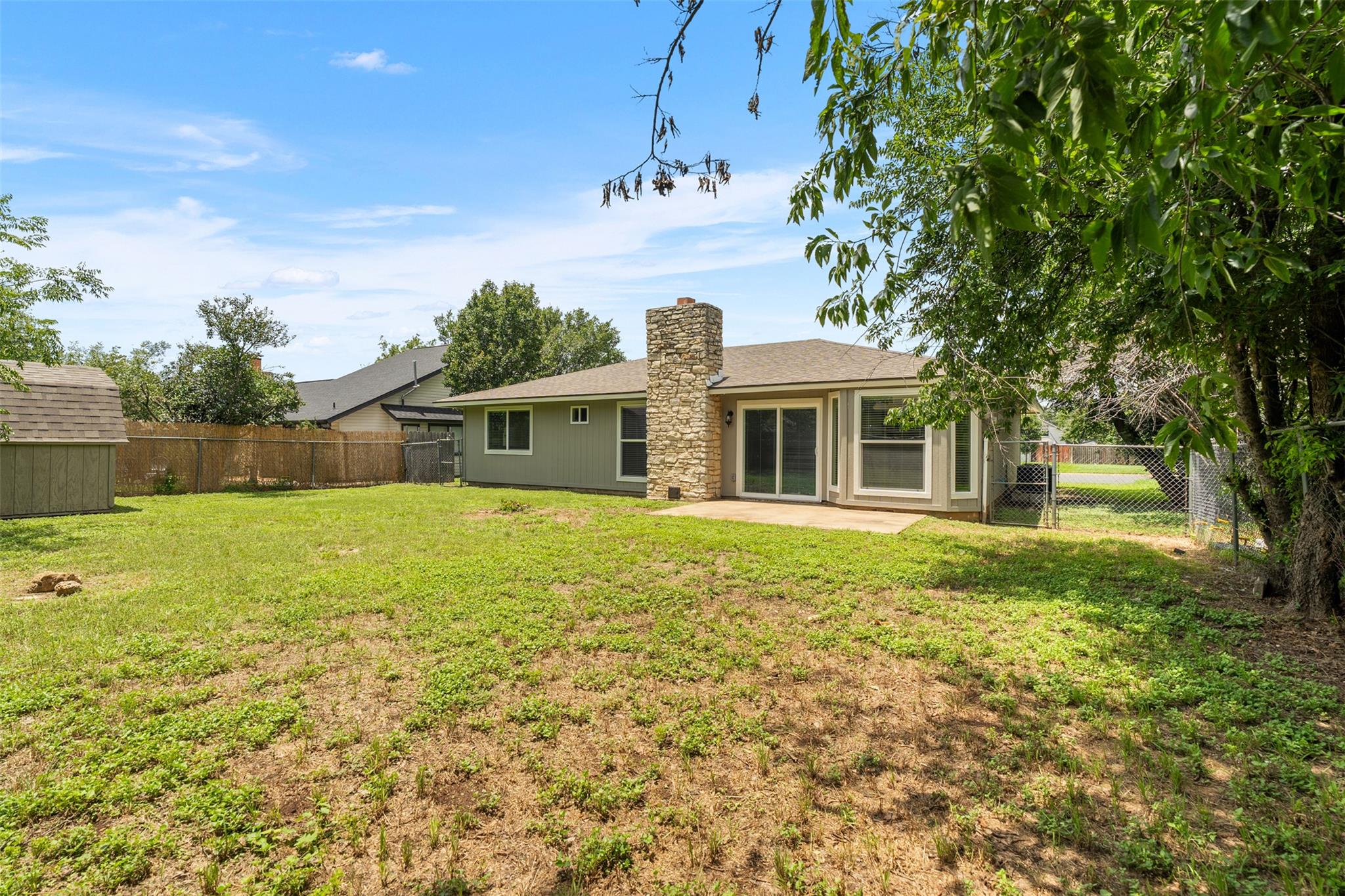 3915 Hillside Dr, Round Rock, TX 78681