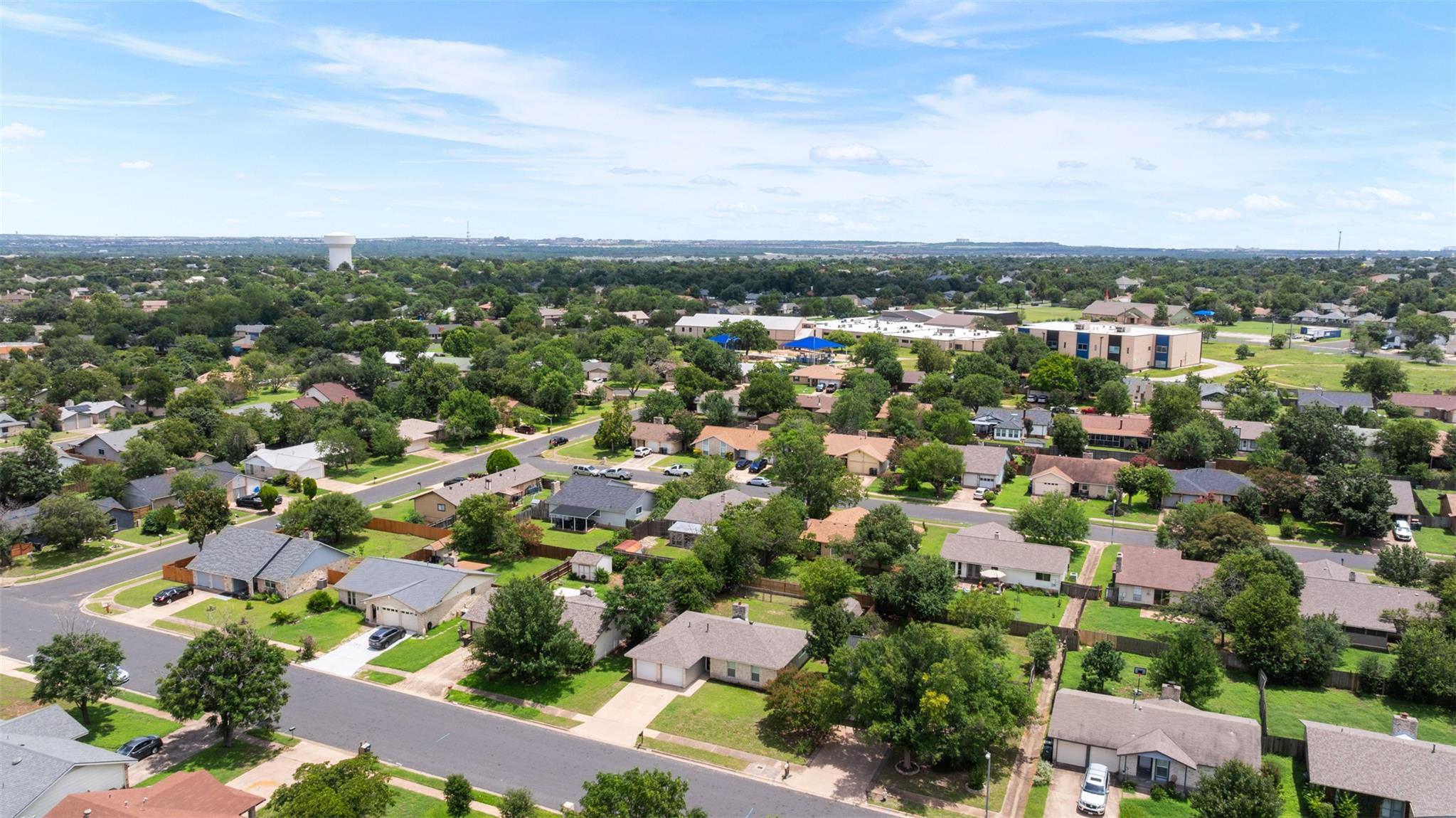 3915 Hillside Dr, Round Rock, TX 78681