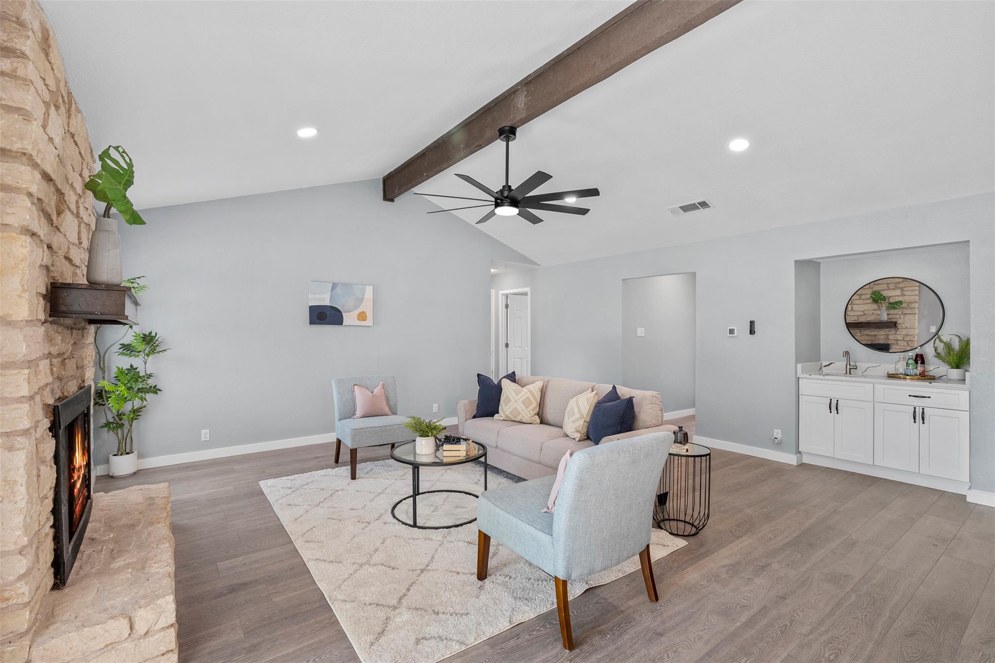 3915 Hillside Dr, Round Rock, TX 78681