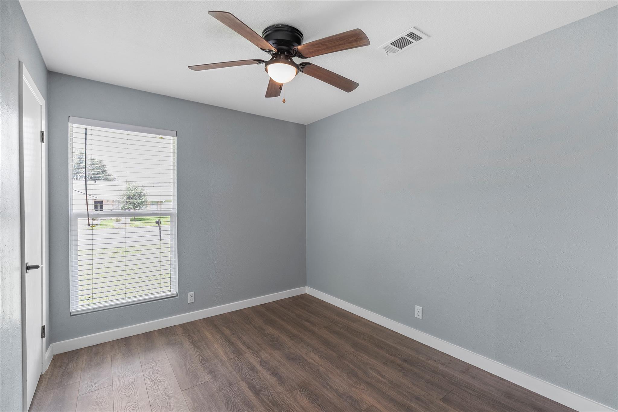 3915 Hillside Dr, Round Rock, TX 78681