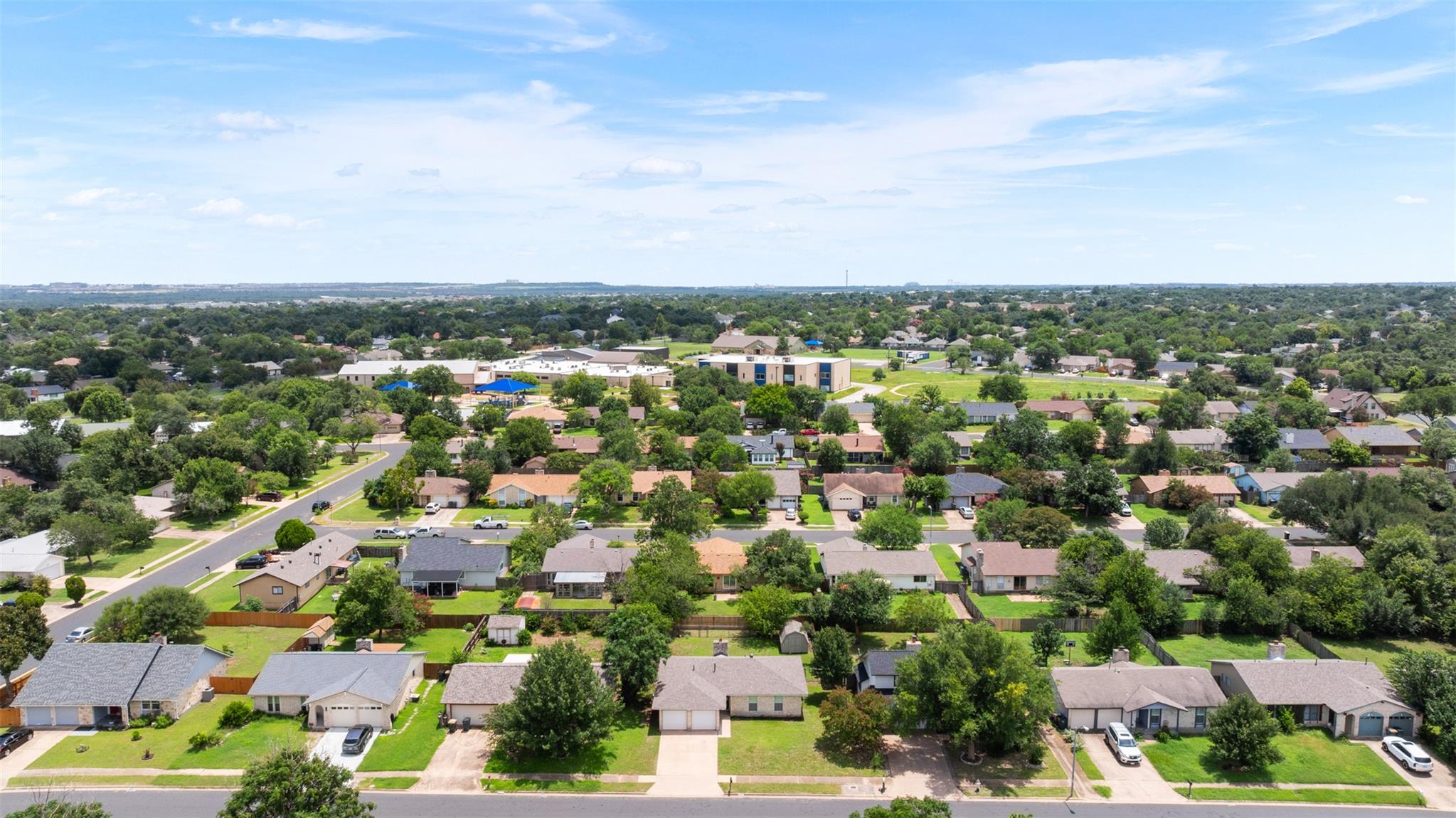 3915 Hillside Dr, Round Rock, TX 78681