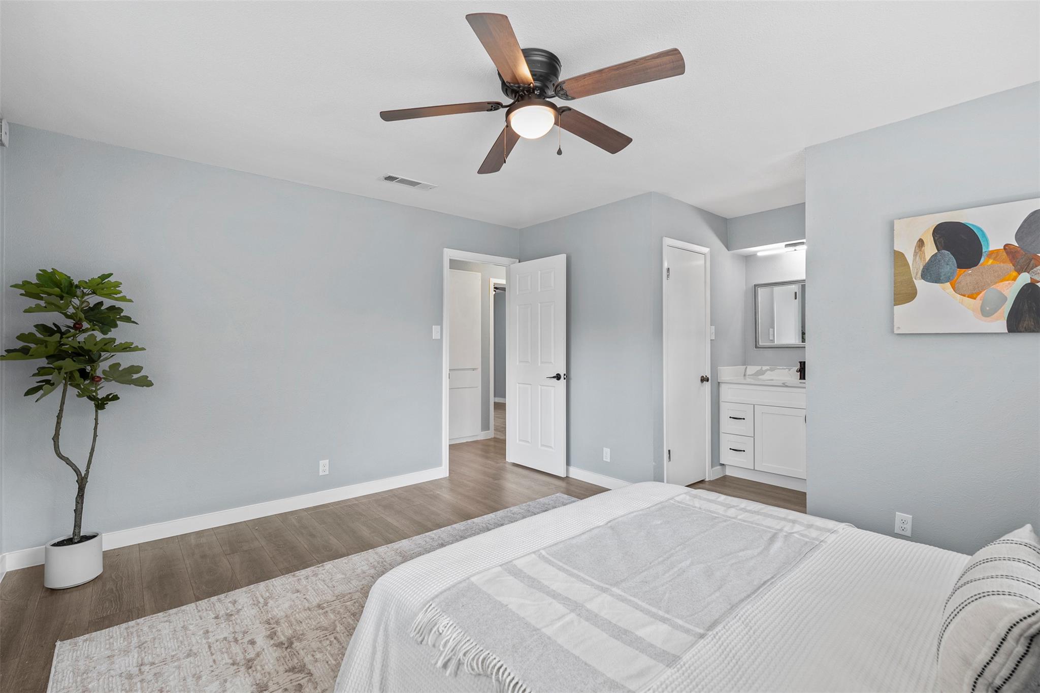 3915 Hillside Dr, Round Rock, TX 78681