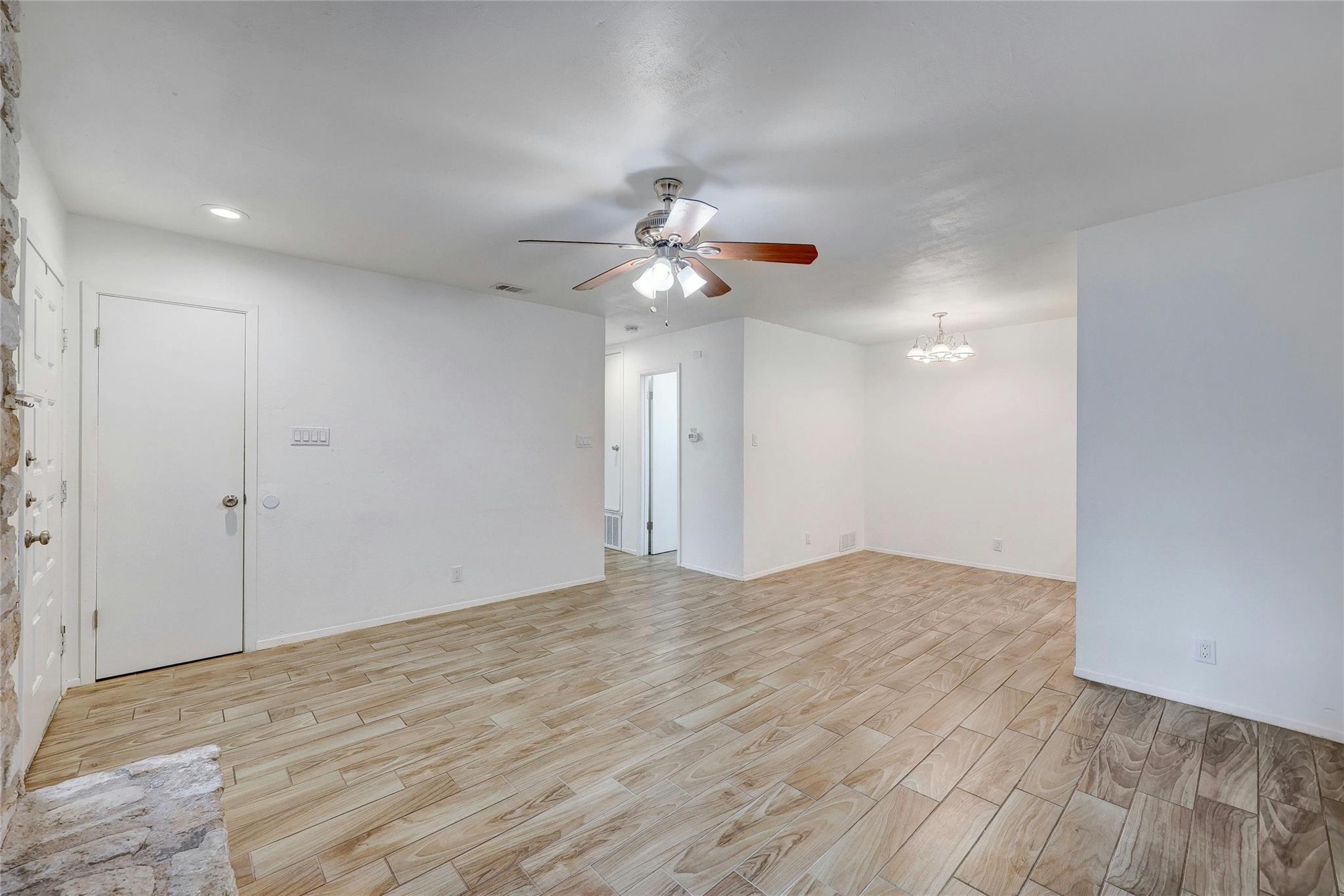 703 Country Aire Dr # B, Round Rock, TX 78664