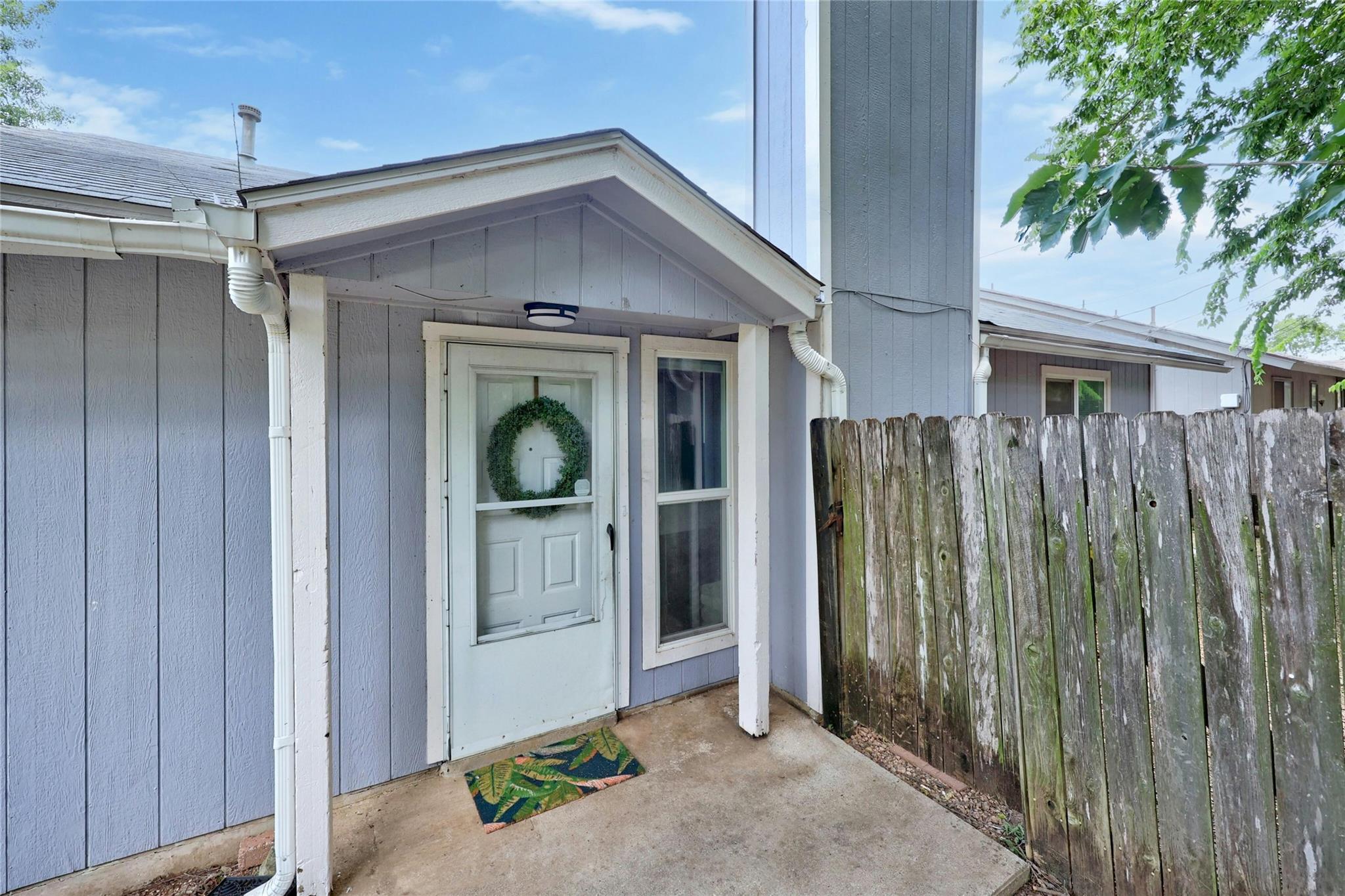 703 Country Aire Dr # B, Round Rock, TX 78664
