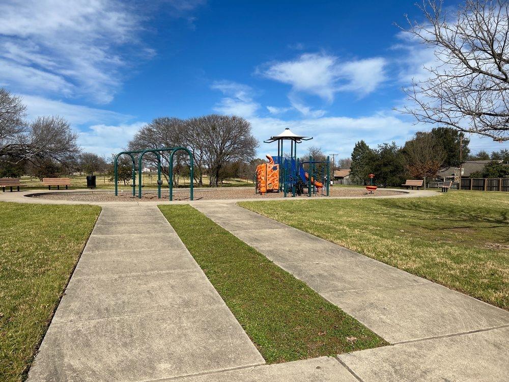 703 Country Aire Dr # B, Round Rock, TX 78664
