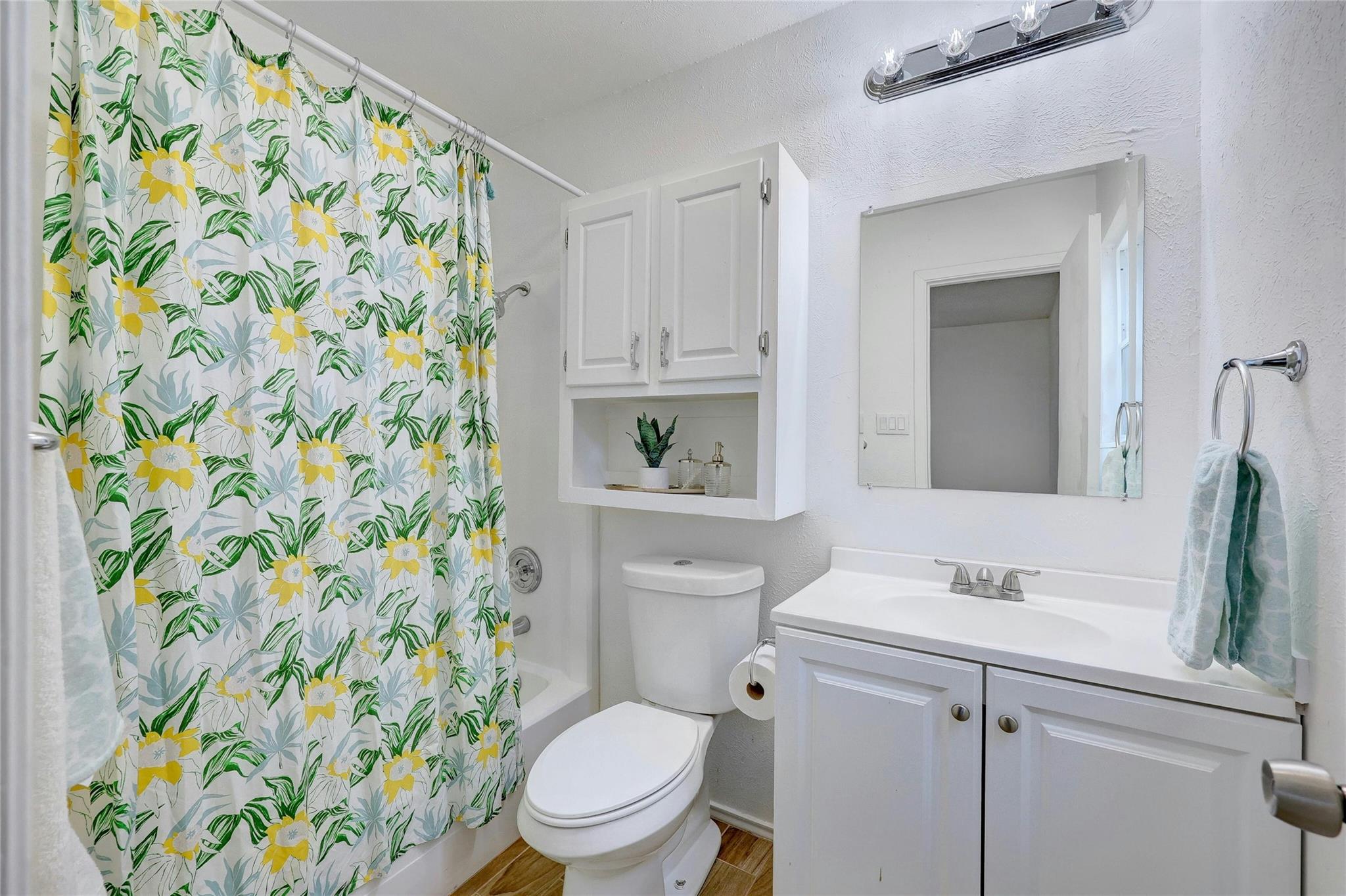 703 Country Aire Dr # B, Round Rock, TX 78664