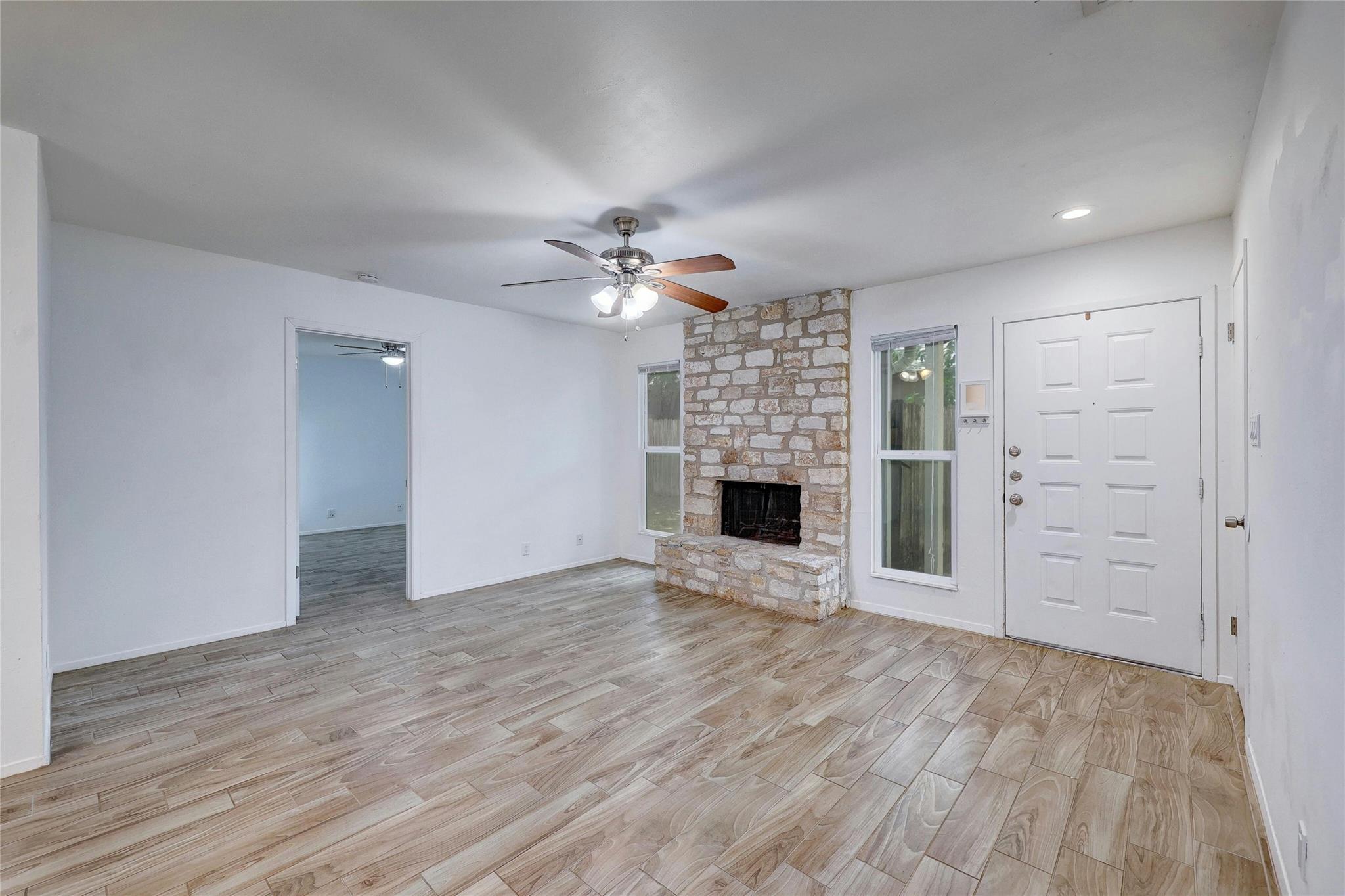 703 Country Aire Dr # B, Round Rock, TX 78664