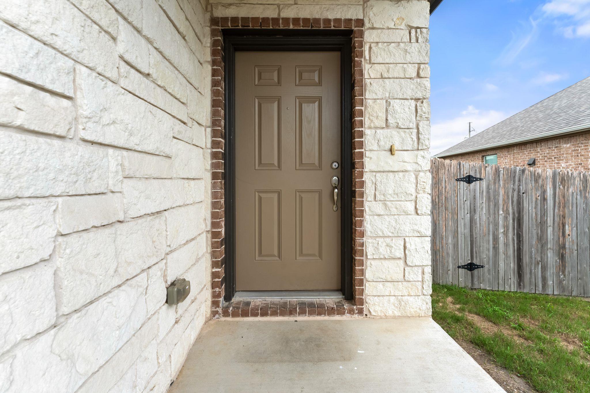 633 Weizenbock Ln, Austin, TX 78728