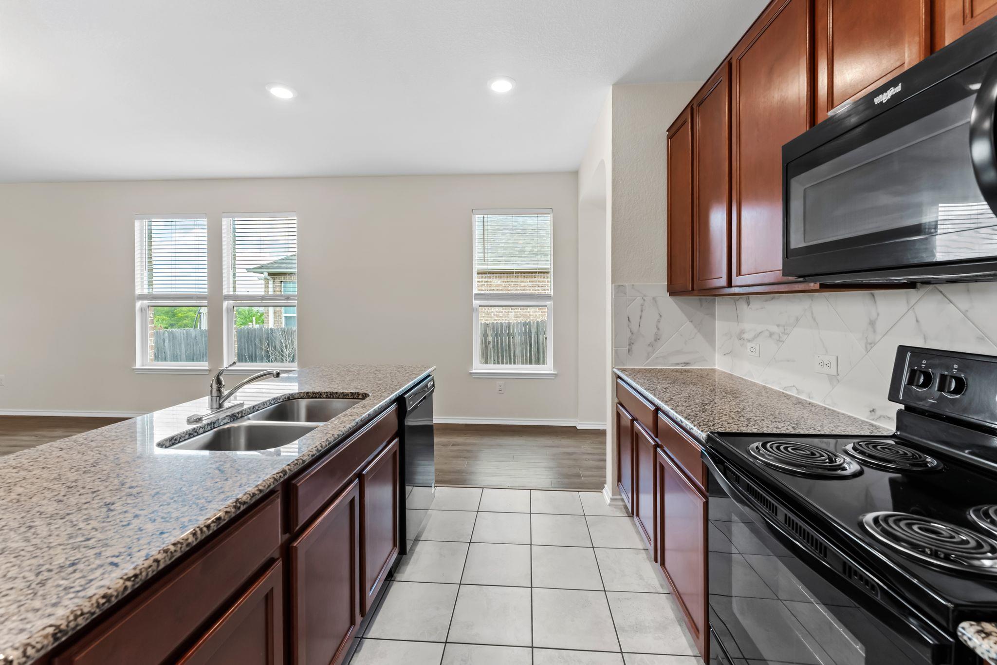 633 Weizenbock Ln, Austin, TX 78728