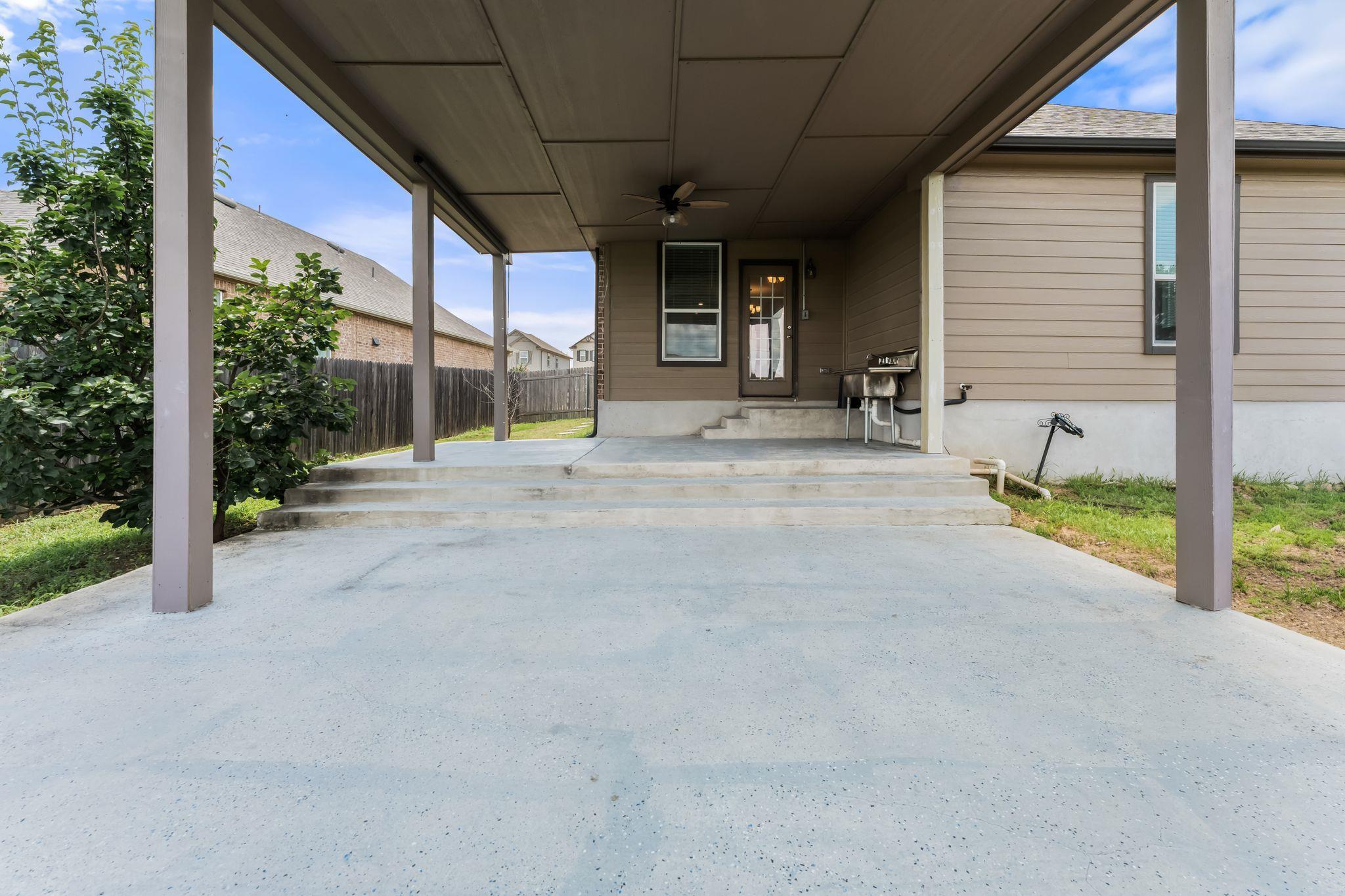633 Weizenbock Ln, Austin, TX 78728