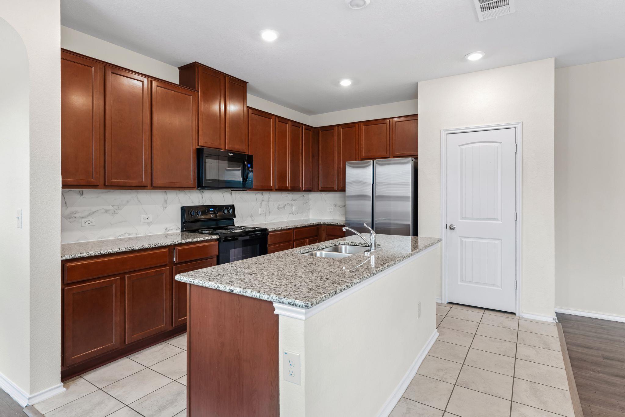 633 Weizenbock Ln, Austin, TX 78728