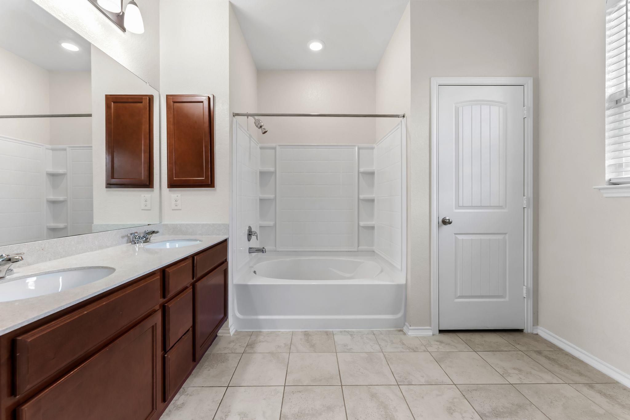 633 Weizenbock Ln, Austin, TX 78728